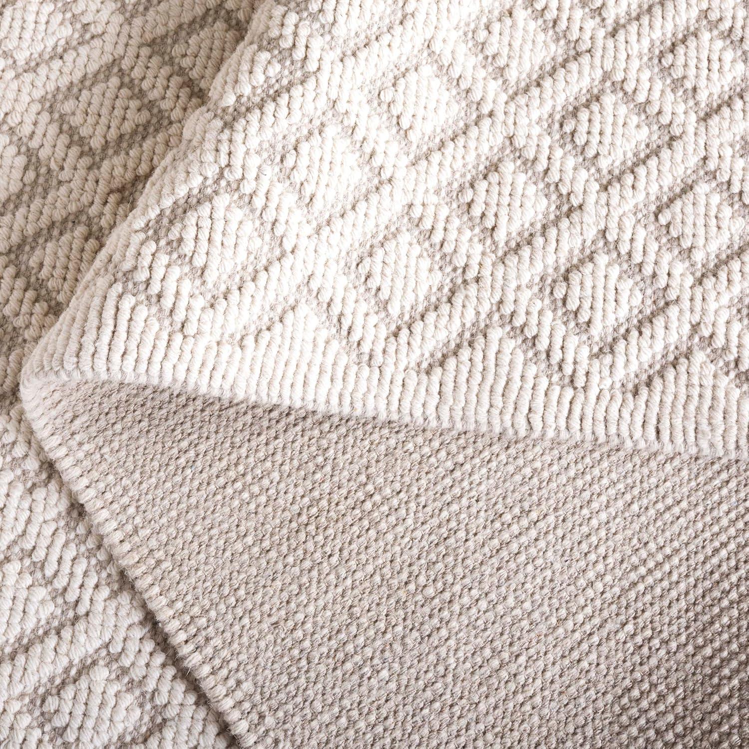Vermont VRM304 Hand Woven Indoor Area Rug - Ivory - 4'x6' - Safavieh