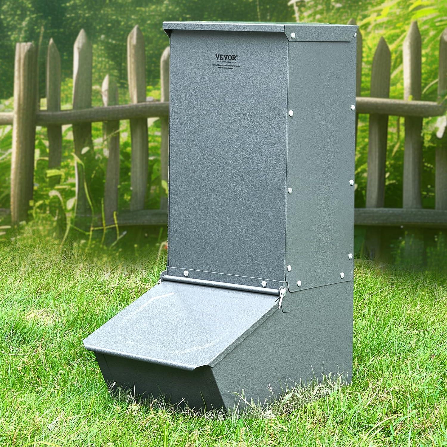 VEVOR Hog Feeder, 2.2 Bushel Capacity, Single Door Pig Feeder, Heavy Duty Steel Piglets Feeder, Multipurpose Trough Creep Feeder, Outdoor Livestock Feeder Farm Accessory for Feeding up to 5 Hogs