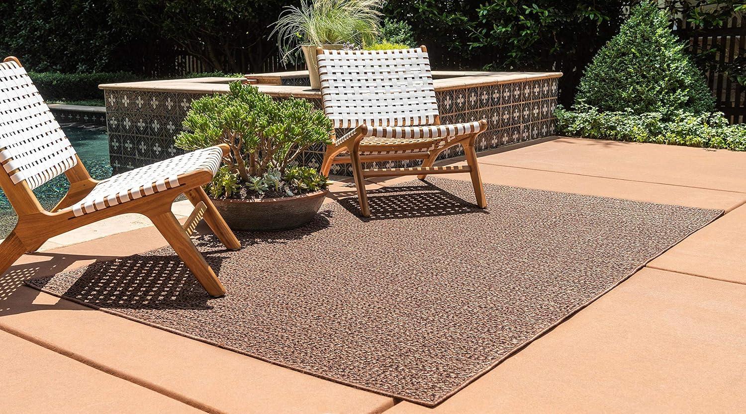 Unique Loom Outdoor Modern Collection Area Rug - Links (3' 3" x 5' 1" Rectangle Brown/Black)