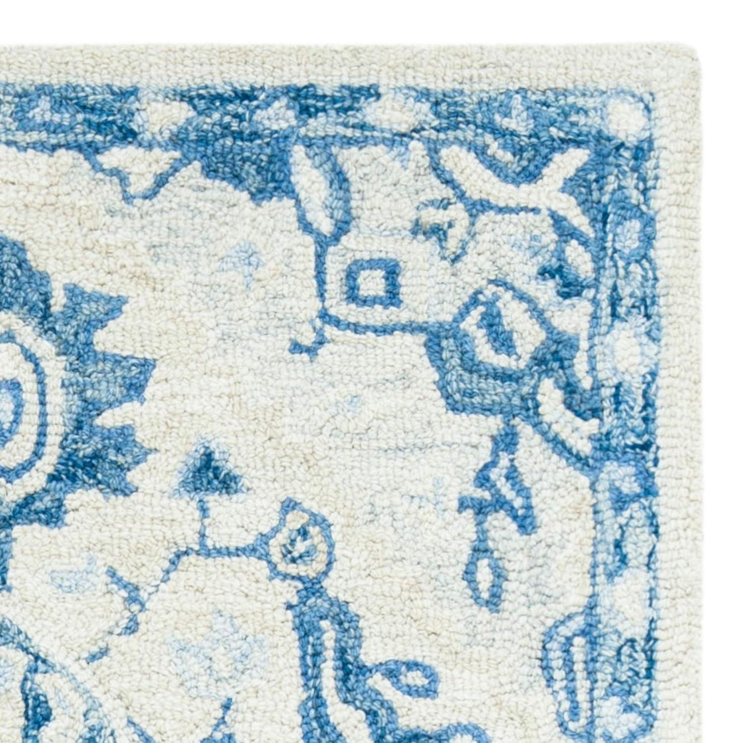 SAFAVIEH Micro-Loop Braylon Floral Area Rug, Ivory/Blue, 2'6" x 4'