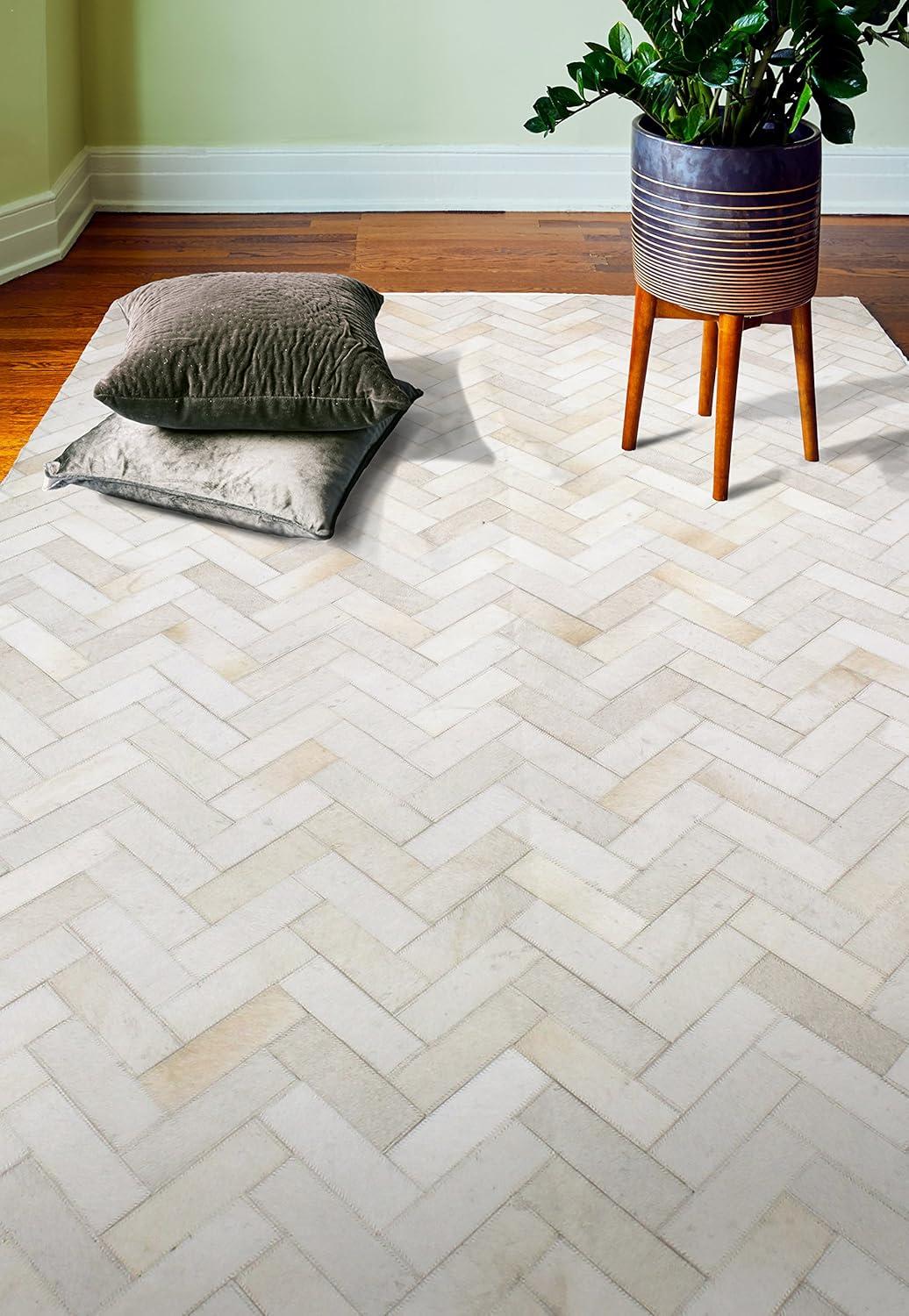 Darya Home Cowhide Chevron Indoor Rug