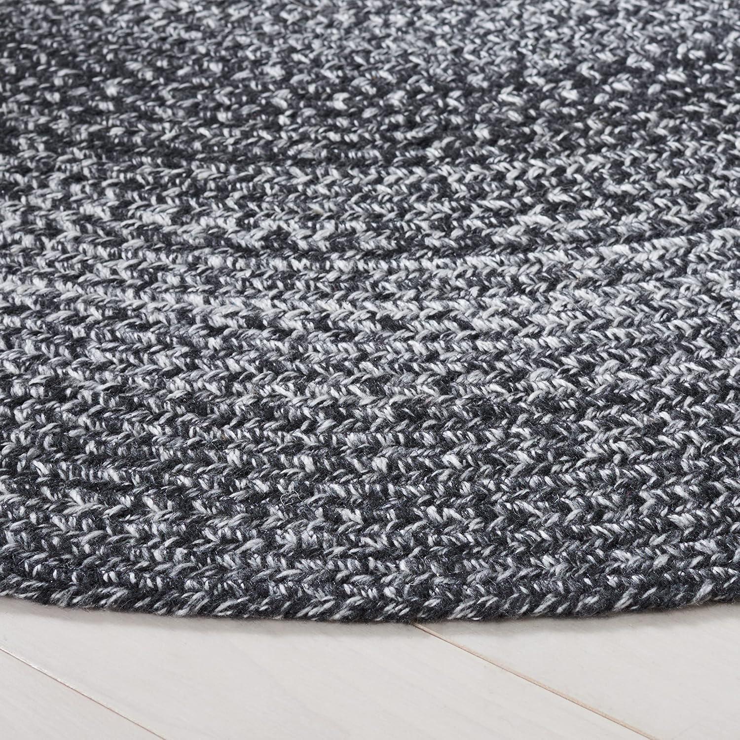 Braided BRD804 Hand Woven Area Rug - Black/Ivory - 4' round - Safavieh.