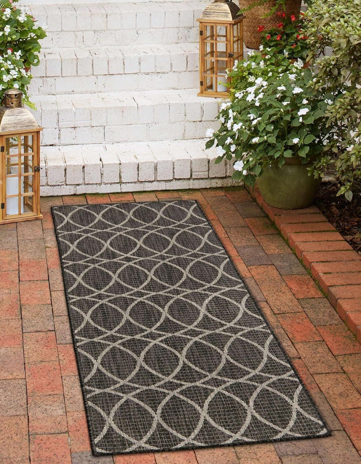 Unique Loom Outdoor Trellis Collection Area Rug - Gitter (2' 11" x 10' Runner Charcoal/Ivory)