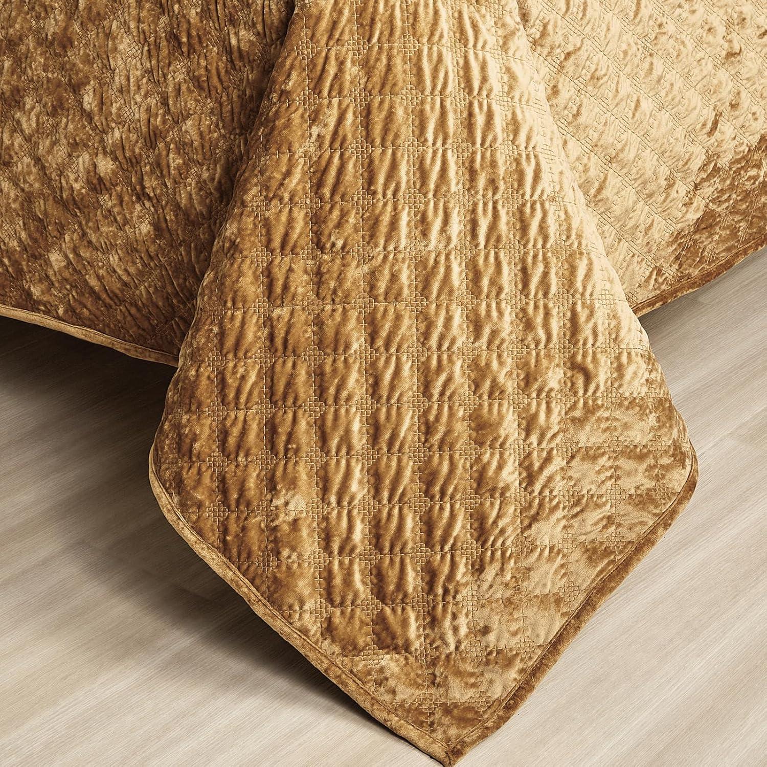 Chezmoi Collection Diamond Stitch Reversible Plush Distressed Velvet Quilt Set