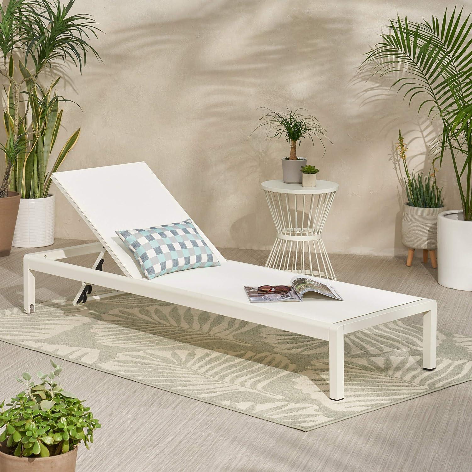 White Aluminum Outdoor Mesh Chaise Lounge