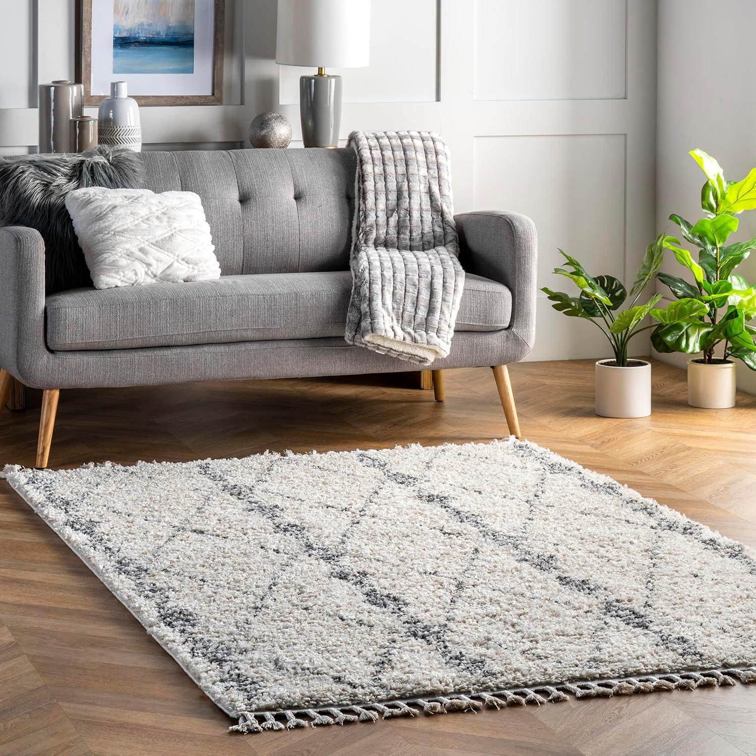 Reversible Beige Geometric Shag Rug 4' x 6' - Easy Care