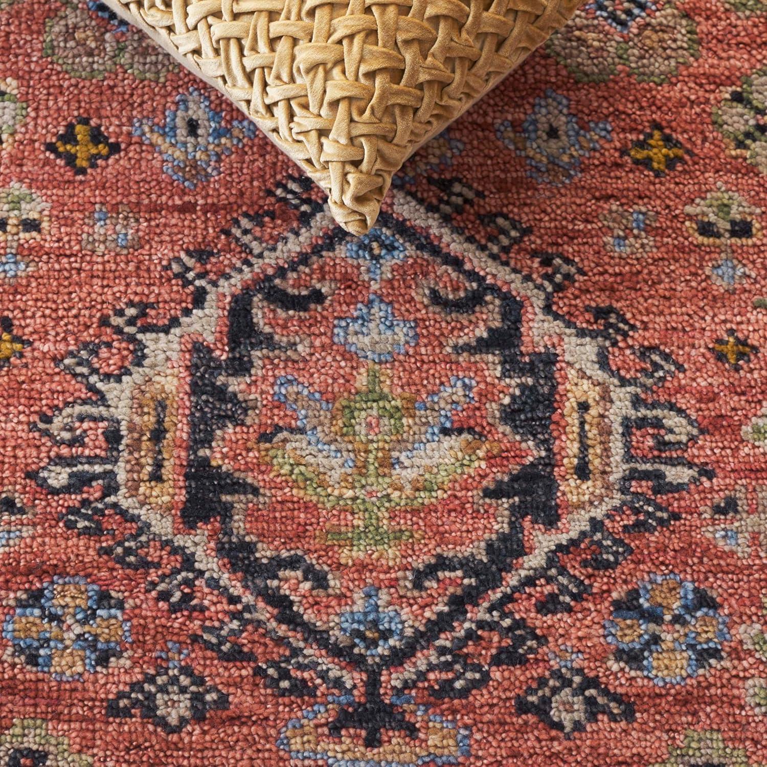 Safavieh Hand Knotted 70% Wool And 30% Cotton Oriental Rug