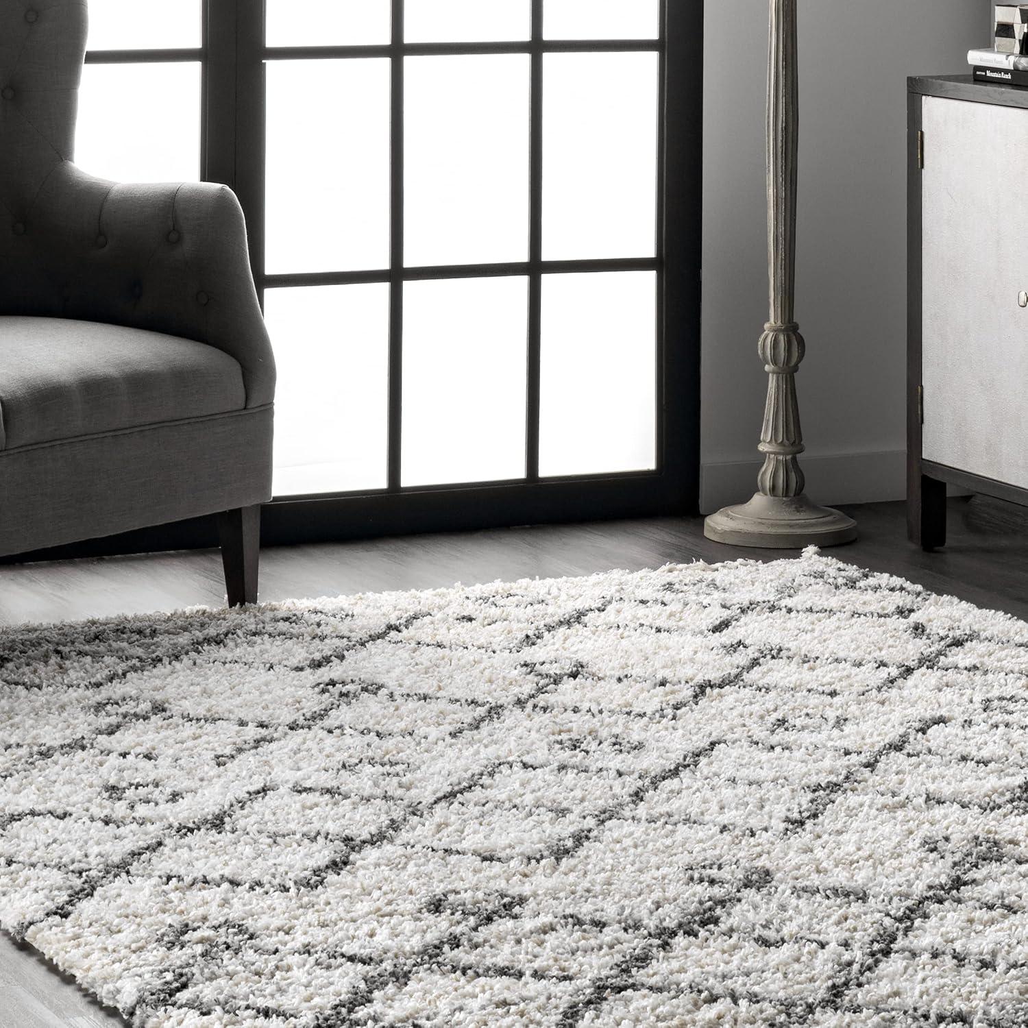Nuloom Kristi Moroccan 3x5 Accent Shag Indoor Area Rug for Living Room Bedroom Dining Room Nursery Entryway, Grey/Ivory