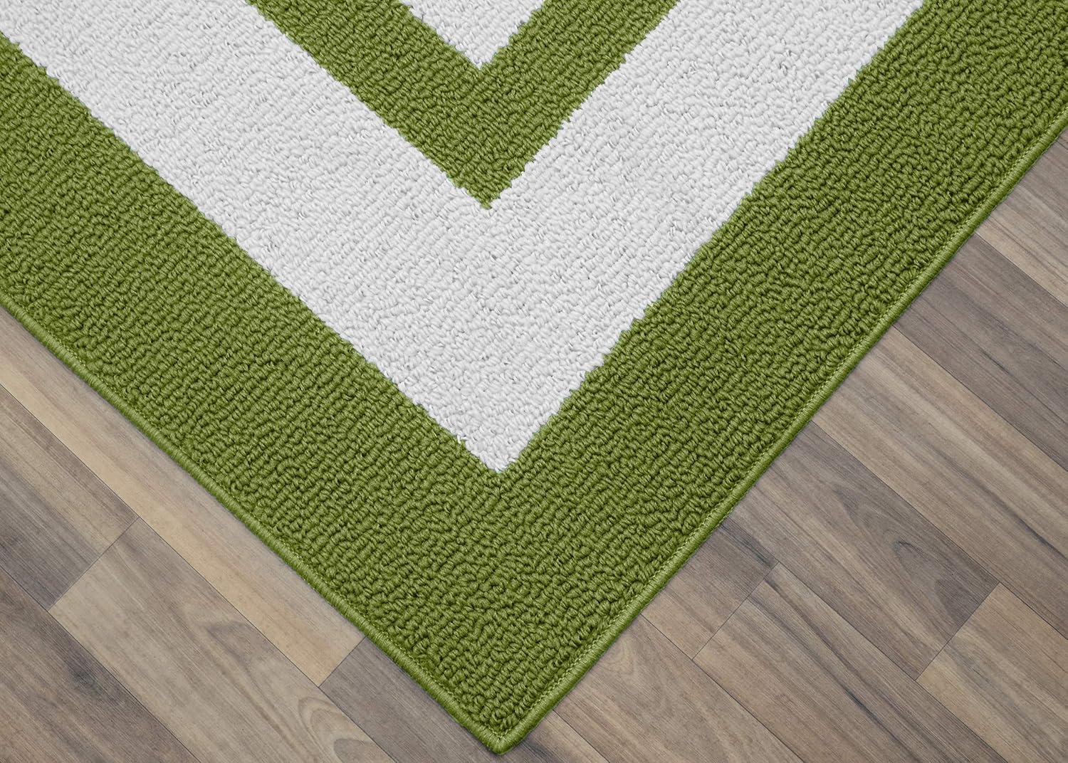 Garland Rug Borderline 24 in. x 60 in. Indoor/Outdoor Runner Grashopper Green/White