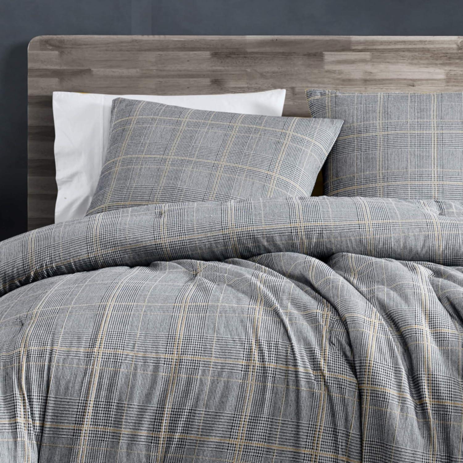 Kenneth Cole Kenneth Cole Sussex Flannel Black Comforter Set
