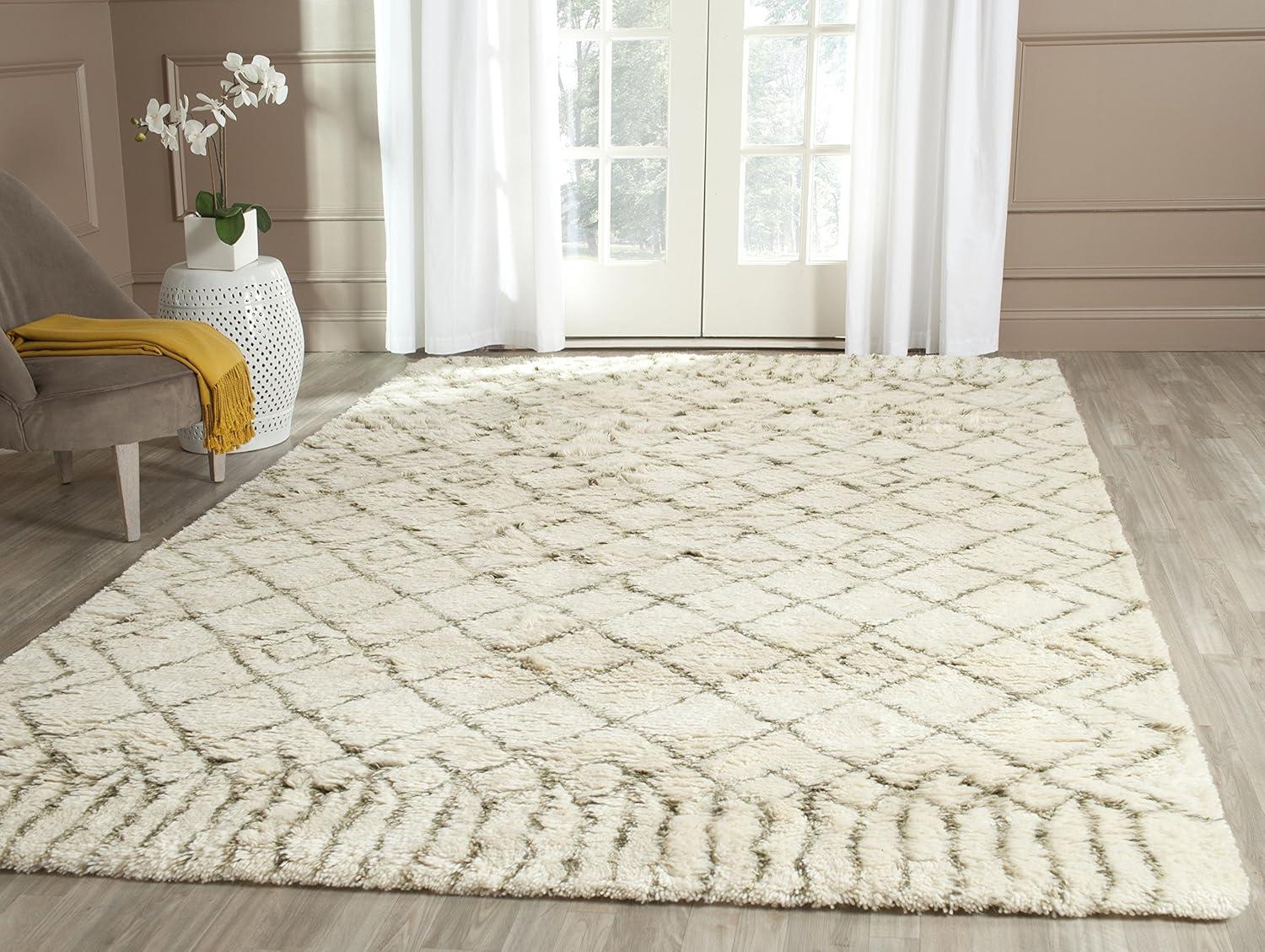 Ivory and Green Hand-Tufted Wool Shag Rug, 8' x 10'