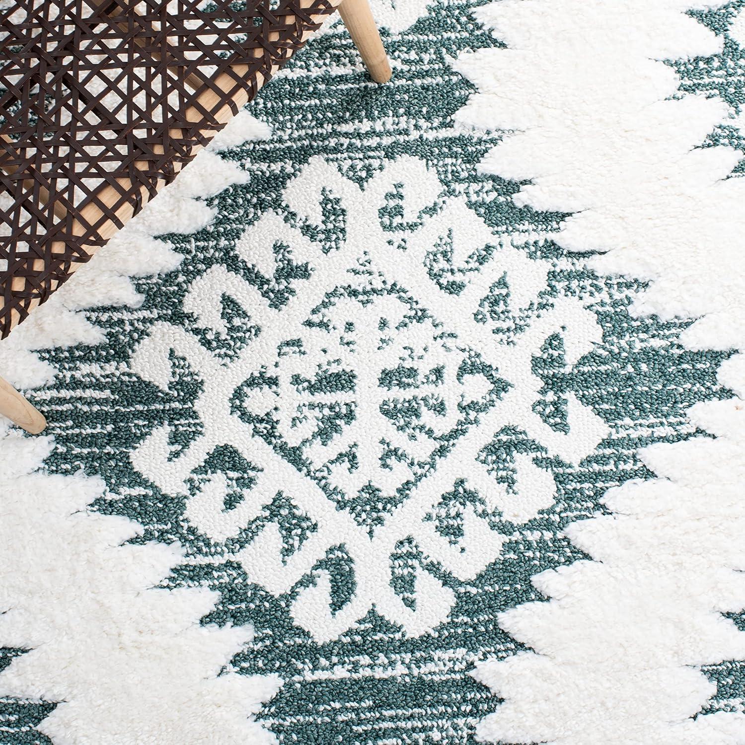 Moroccan Tassel Shag 652 Area Rug In Green / Ivory