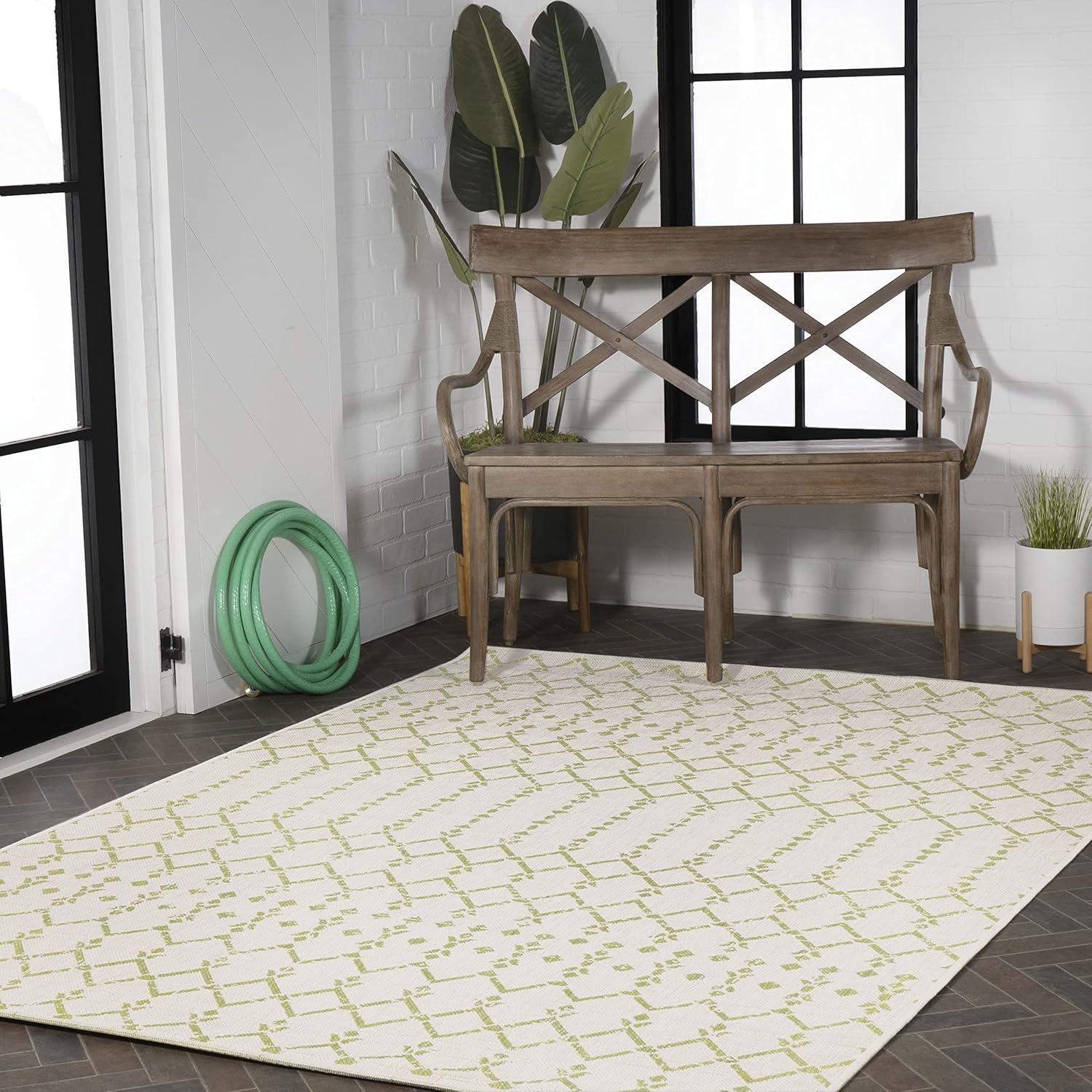 Moroccan-Inspired Geometric Gray Flatweave 3' x 5' Outdoor Rug