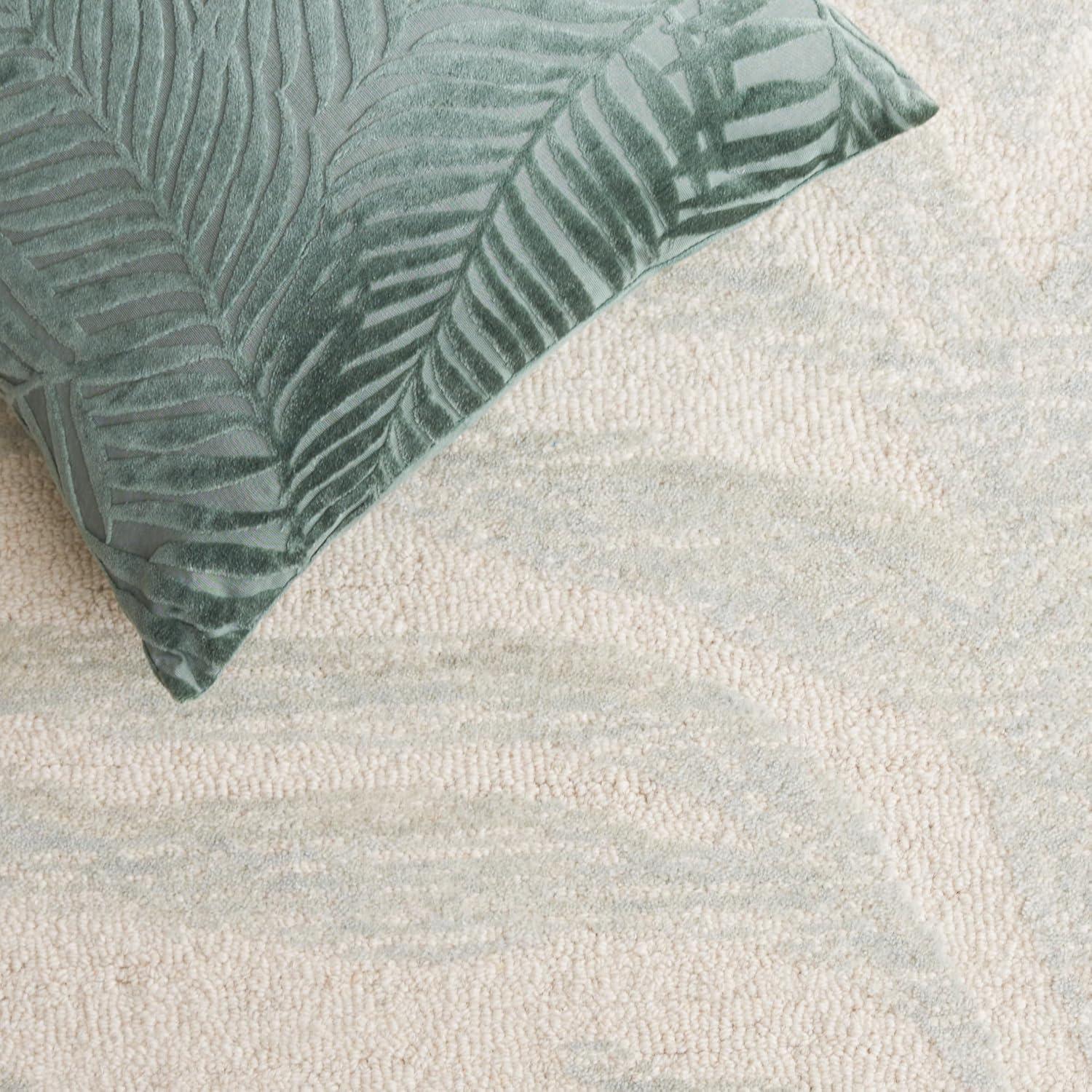 Ebony EBN603 Hand Tufted Indoor Accent Rug - Green/Ivory - 3'x5' - Safavieh