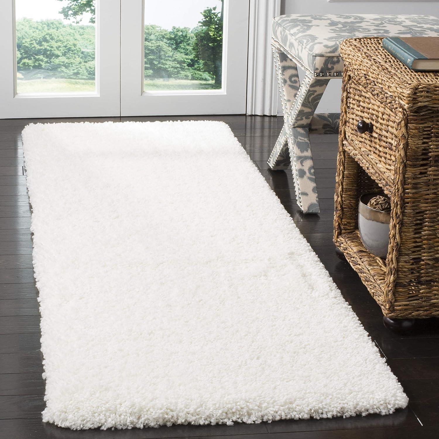 Shag SG151 Power Loomed Indoor Accent Rug - White - 2'3"x5' - Safavieh.