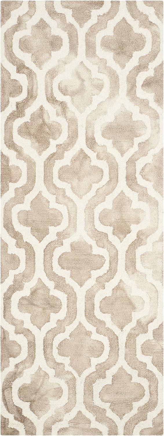 Dip Dye DDY537 Hand Tufted Indoor Runner - Beige/Ivory - 2'3"x6' - Safavieh