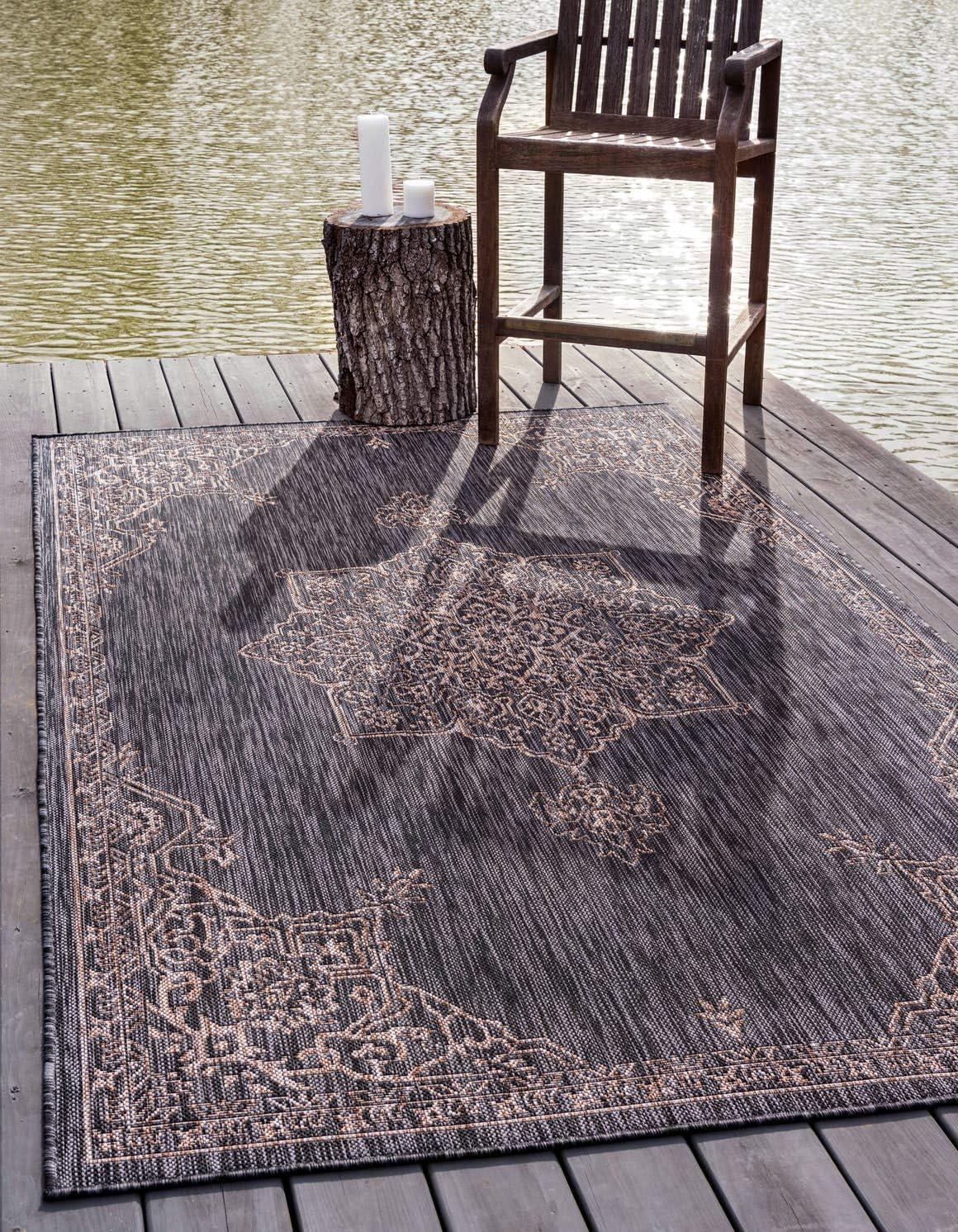 Unique Loom Outdoor Traditional Collection Area Rug - Antique (4' 1" x 6' 1" Rectangle Charcoal Gray/Natural)