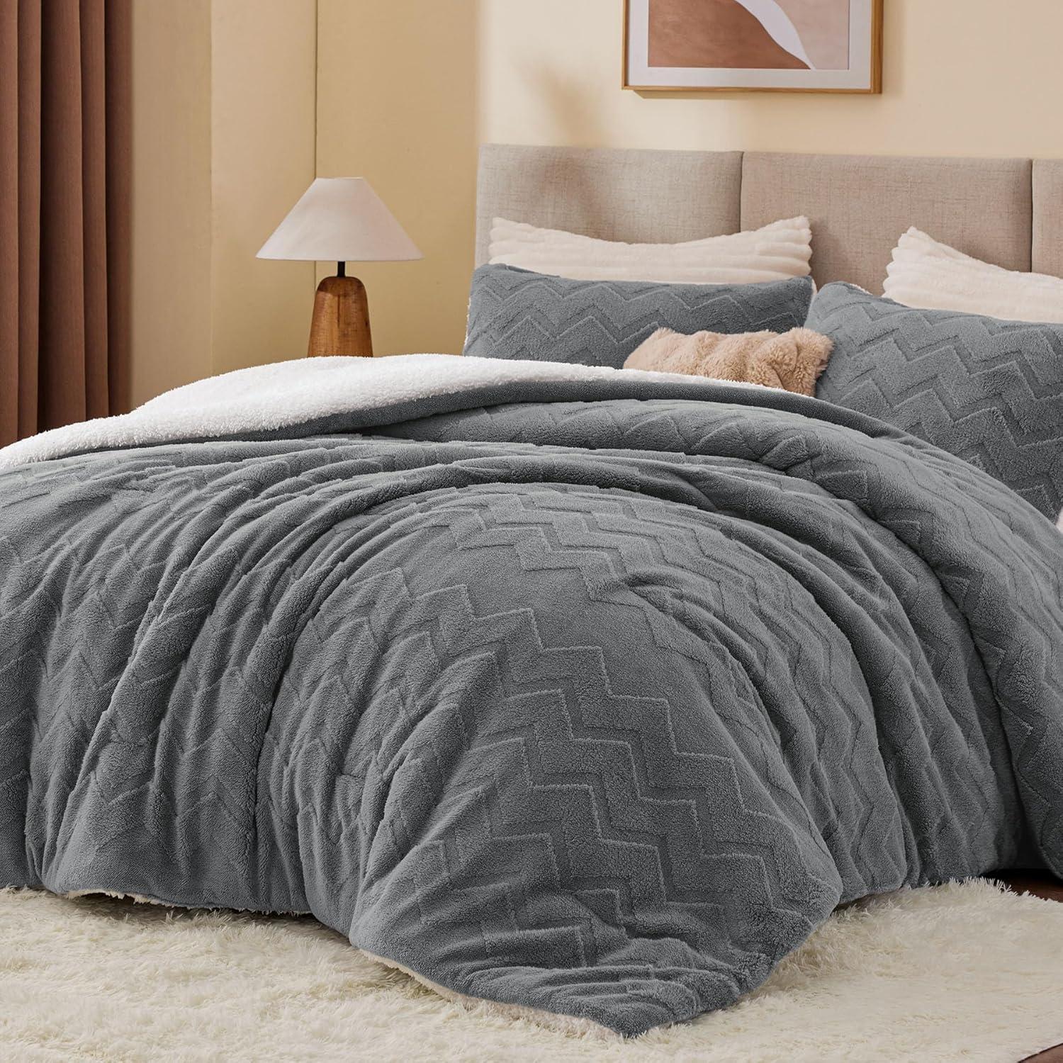 Gray Reversible Queen Sherpa Comforter Set with Pillowcases