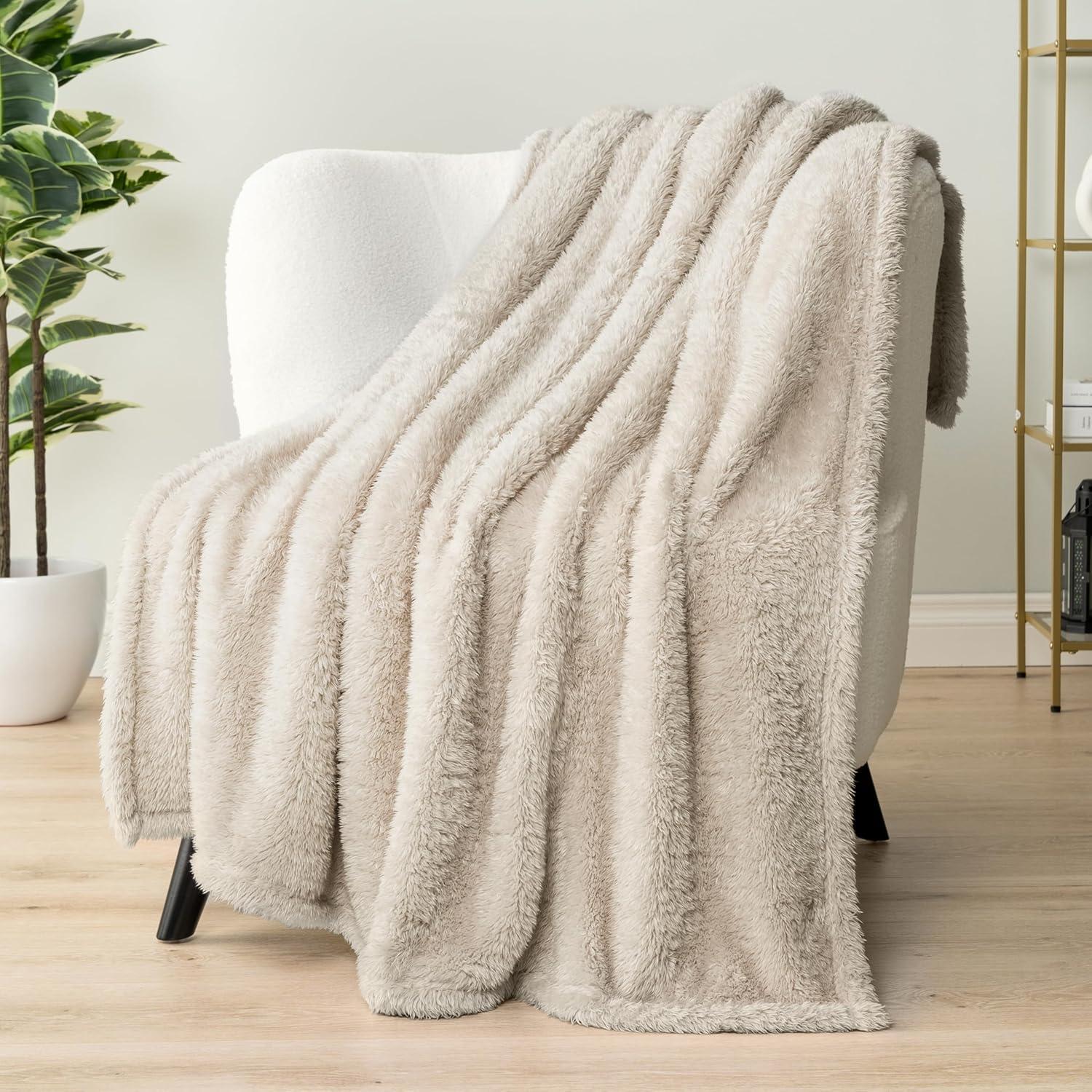 Aarien Woven Throw Blanket