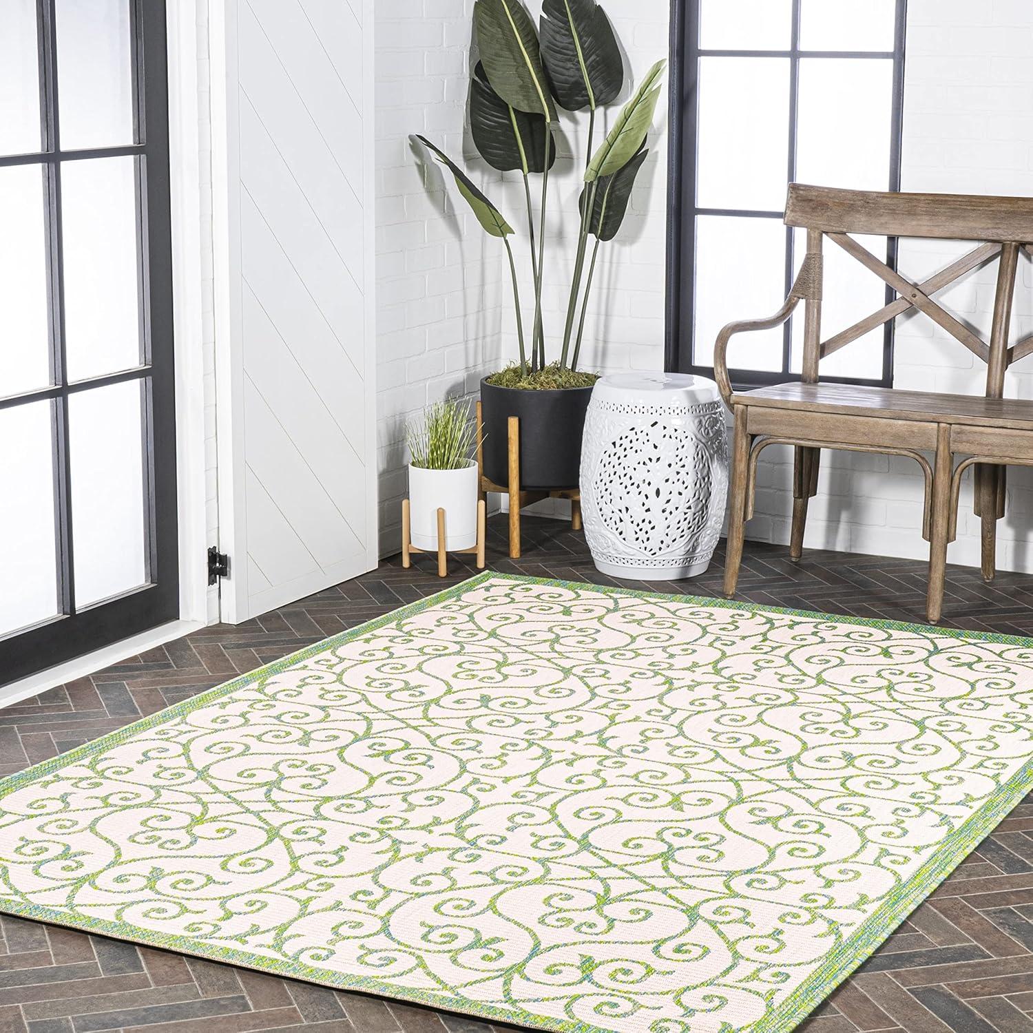 Bohemian Chic Gray Geometric 8' x 10' Synthetic Area Rug