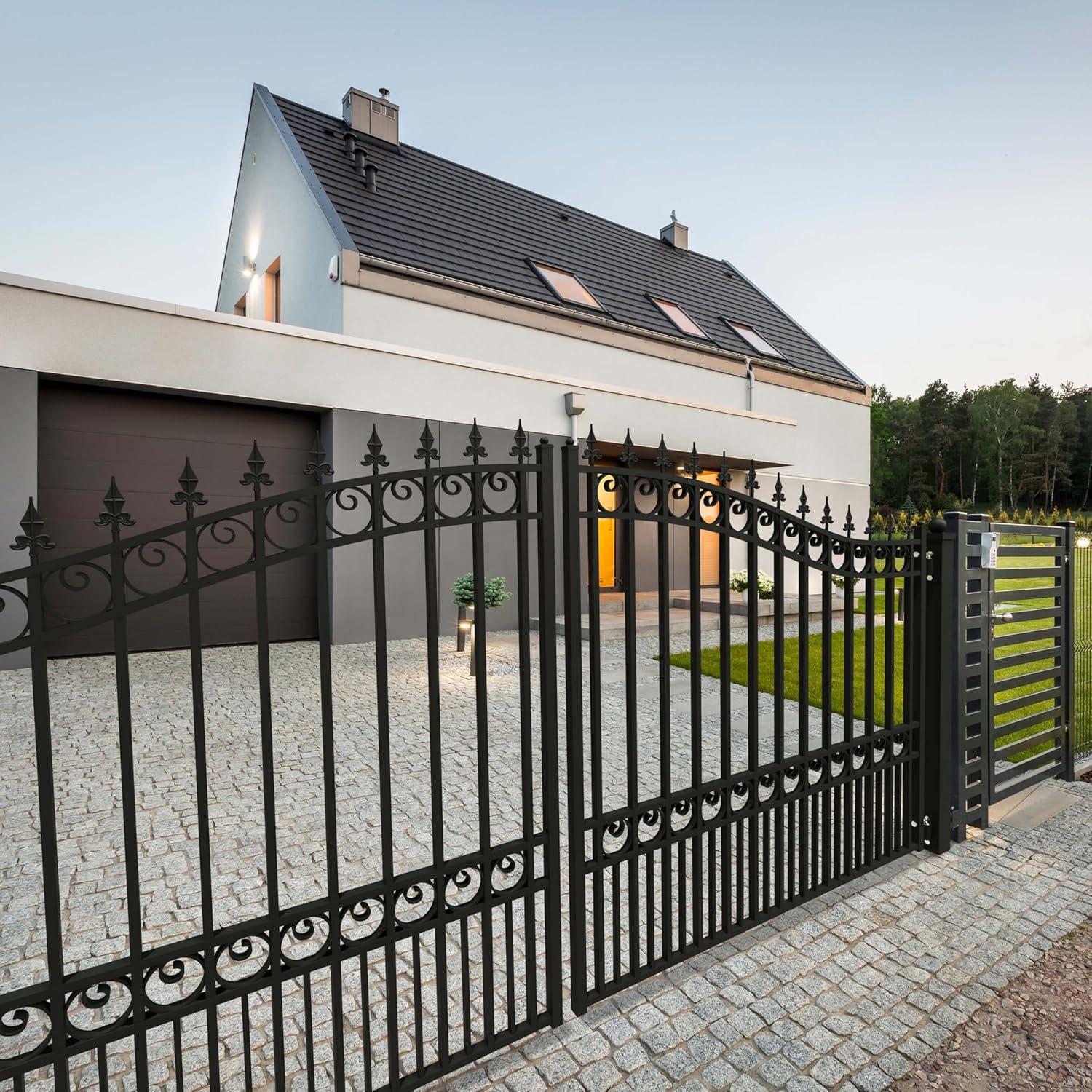 ALEKO Prague Black Metal Gate