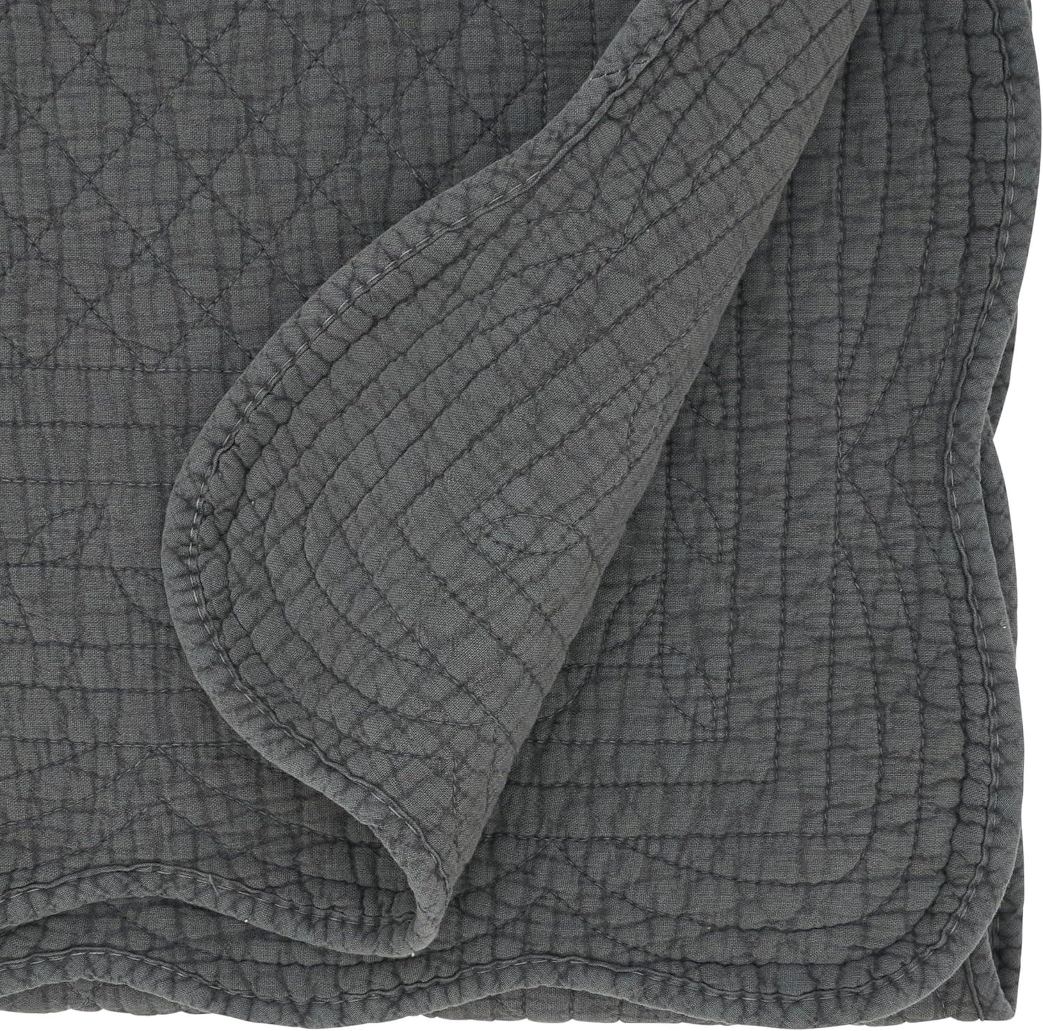 Saro Lifestyle Classic Quilted Table Runner