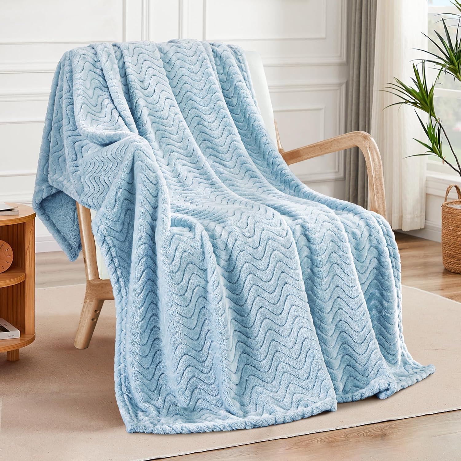 Exclusivo Mezcla Large Flannel Fleece Throw Blanket, Jacquard Weave Wave Pattern Blanket (50" x 70", Light Blue)