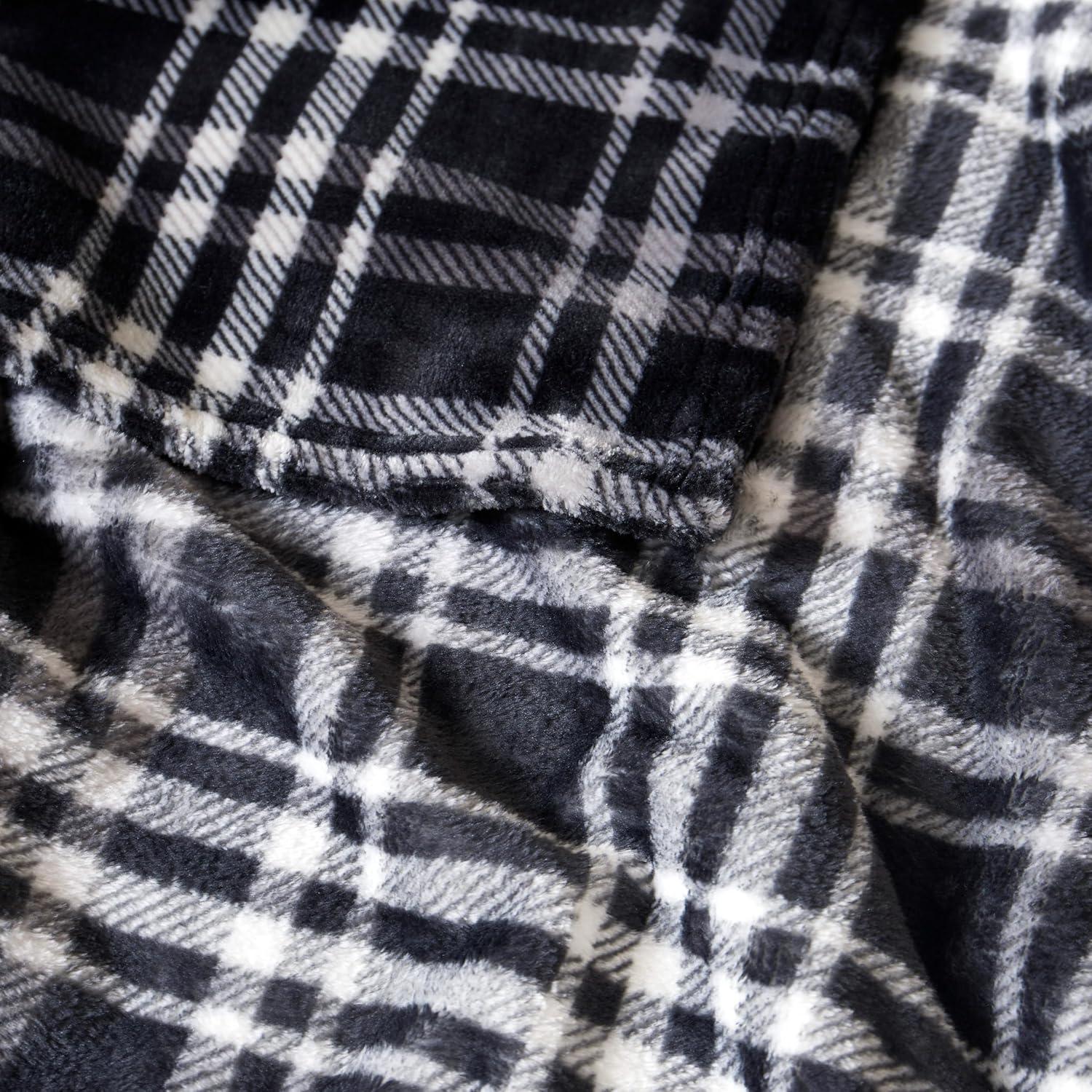 Black Plaid 50" x 70" Fleece Microfiber Throw Blanket