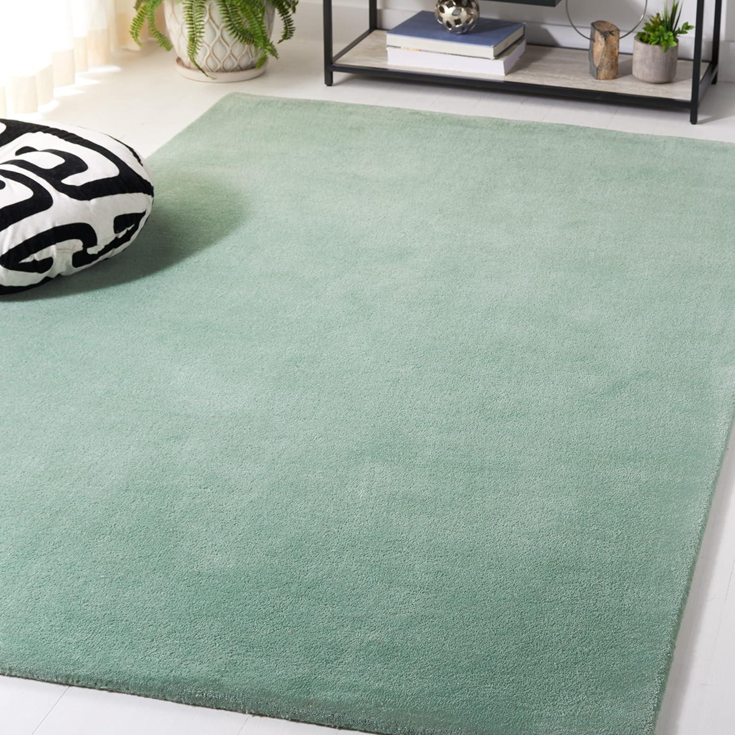 Green 5' x 8' Handmade Wool Area Rug