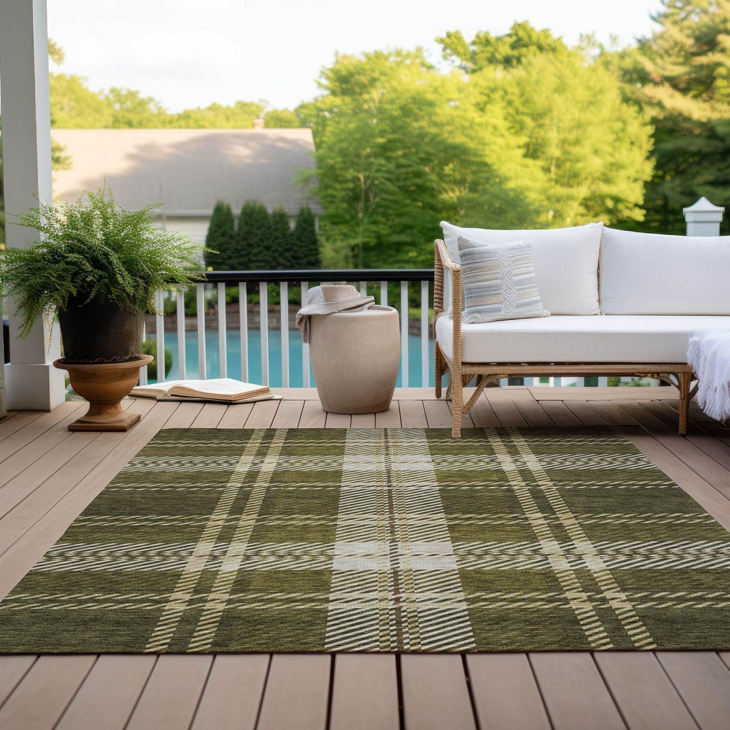 Olive Plaid Synthetic Indoor/Outdoor 8' x 10' Rug