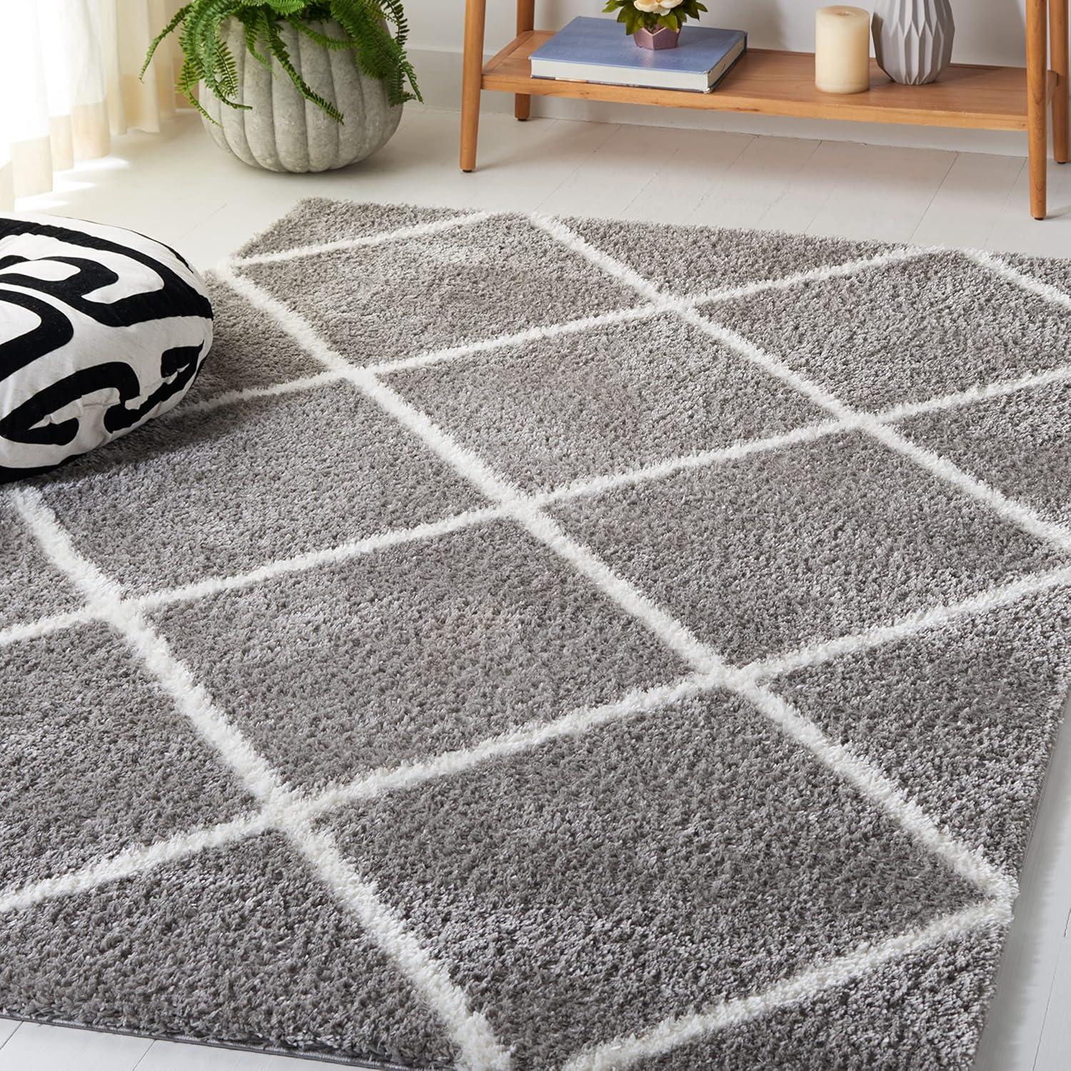 SAFAVIEH Tahoe Elwyn Geometric Shag Area Rug, Grey/White, 9' x 12'