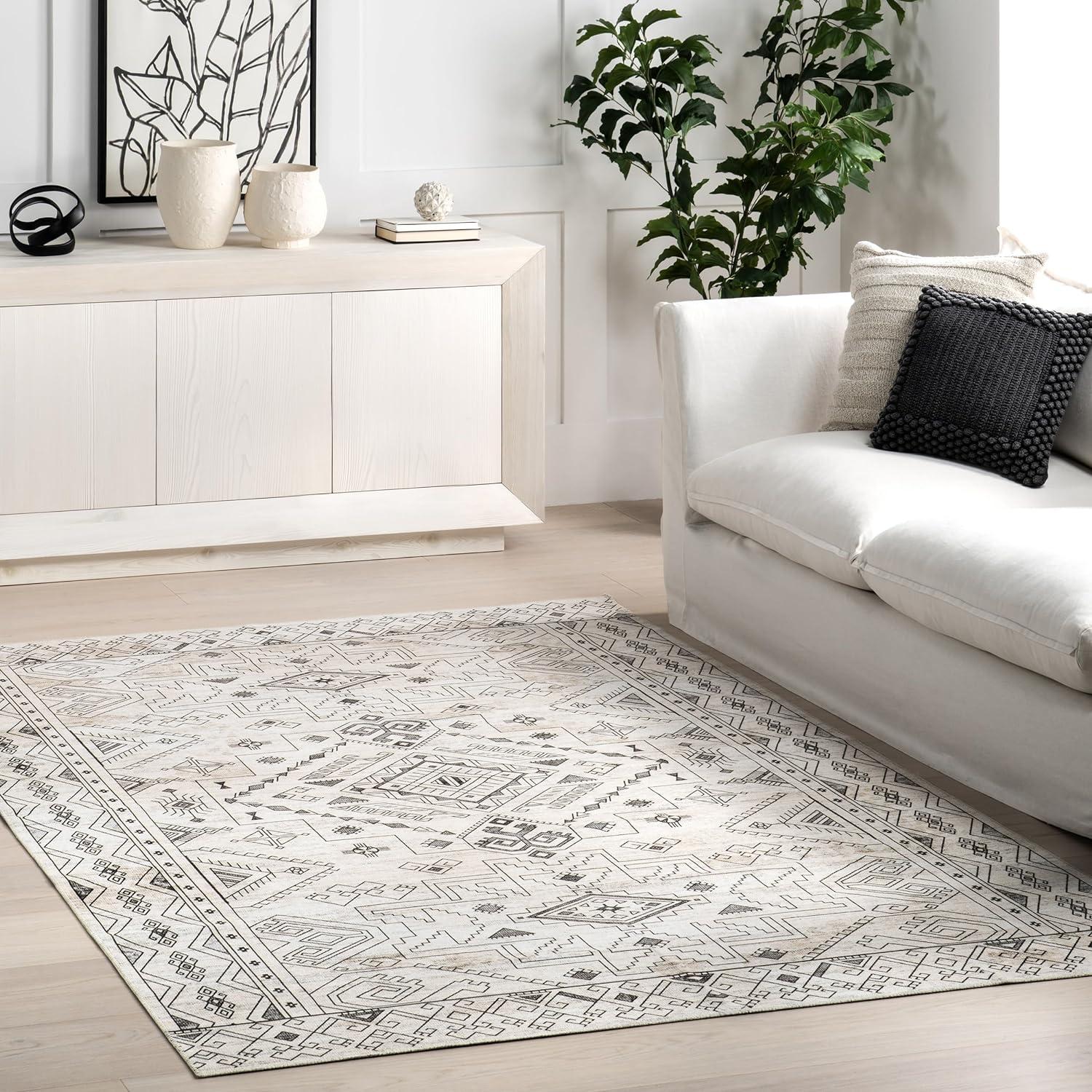 Light Gray Geometric Machine Washable Synthetic Area Rug, 5' x 8'