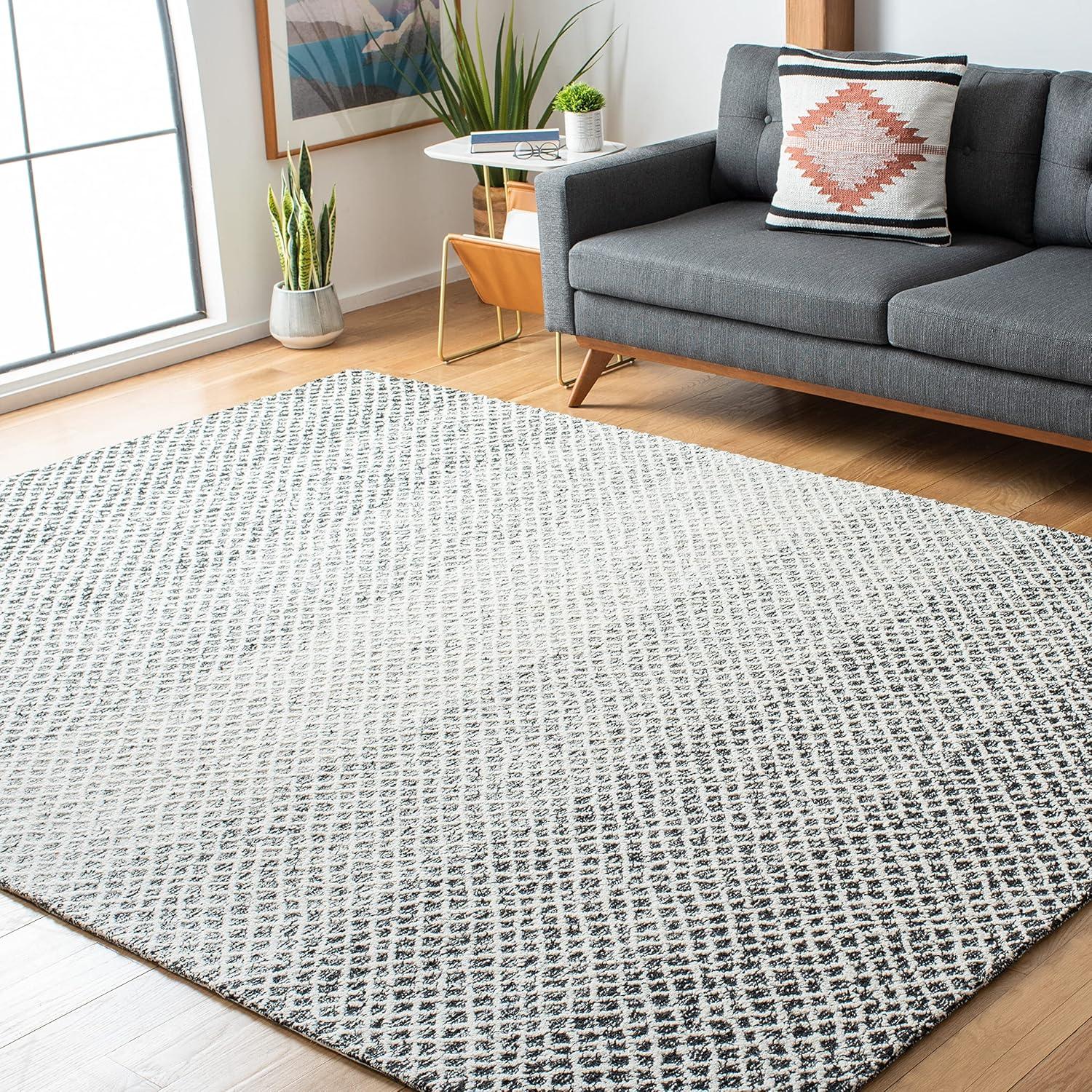 Micro-Loop MLP353 Hand Tufted Indoor Area Rug - Black/Ivory - 5'x5' - Safavieh