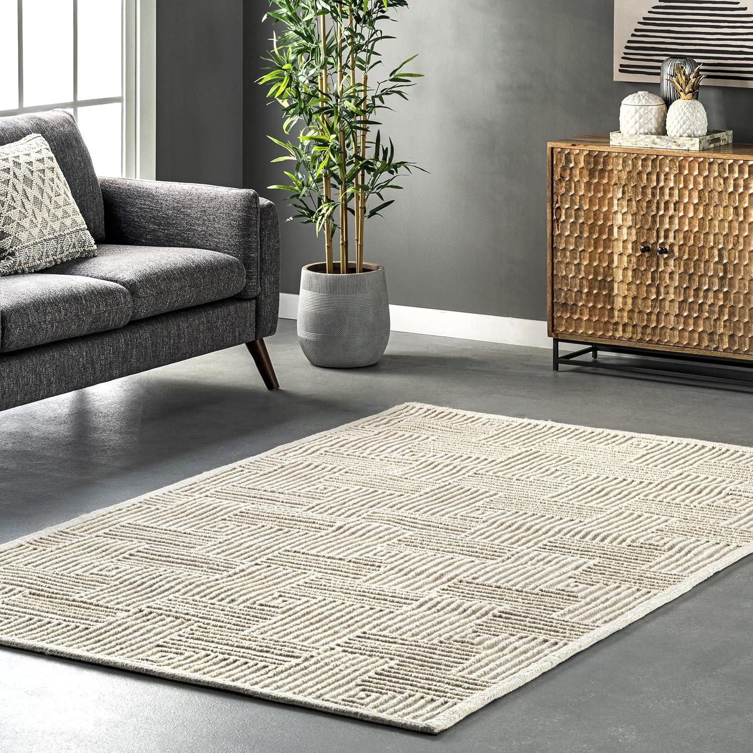 Ivory Geometric Hand-Hooked Wool 6' x 9' Area Rug