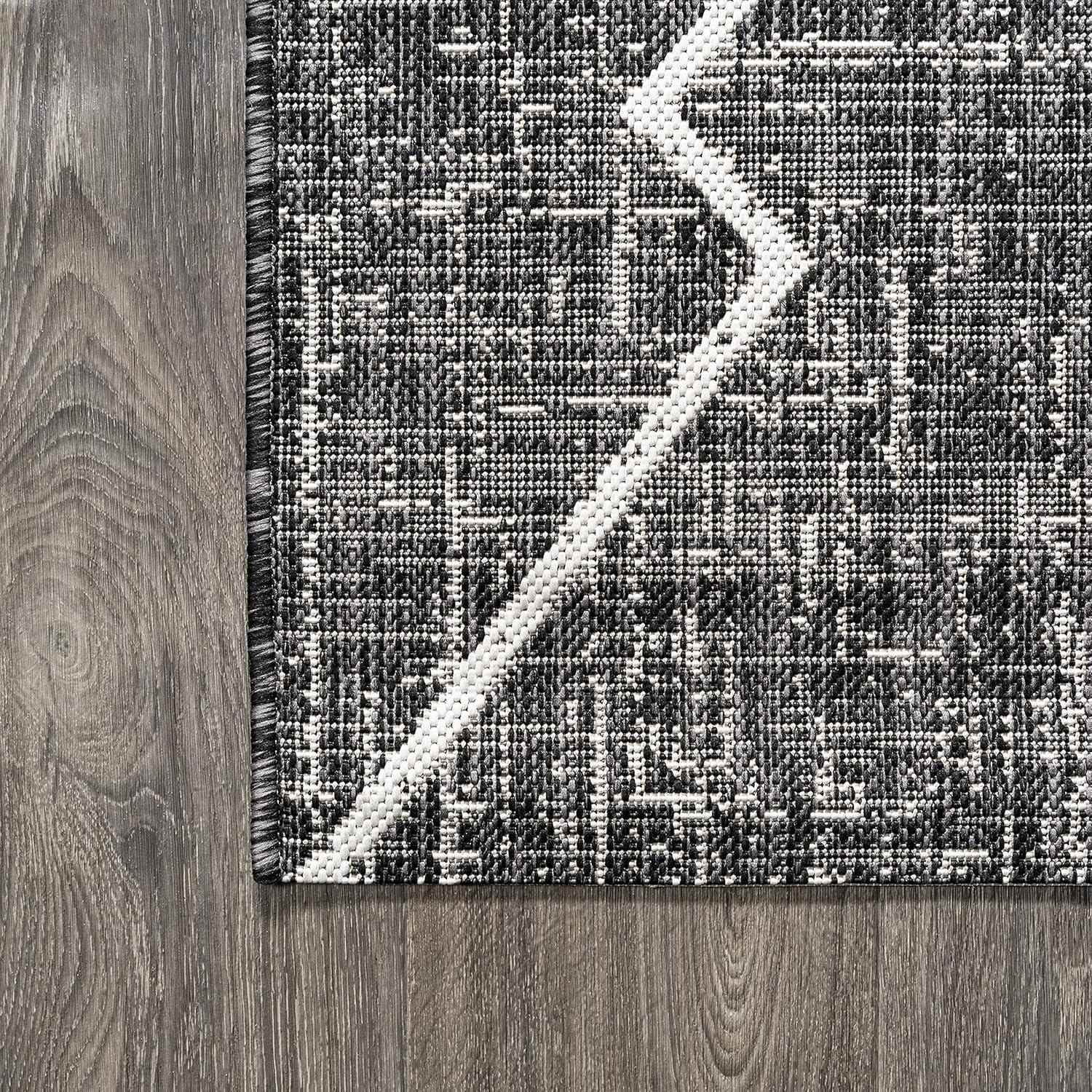 2'x10' Carwa  Diamond Trellis Indoor/Outdoor Runner Rug, Black/Ivory - JONATHAN Y