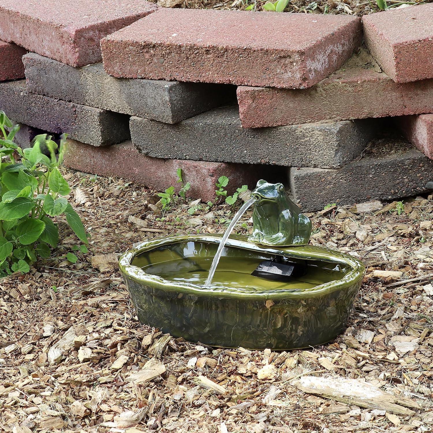 Sunnydaze Outdoor Solar Powered Ceramic Spitting Frog Water Fountain with Submersible Pump - 7" - Green
