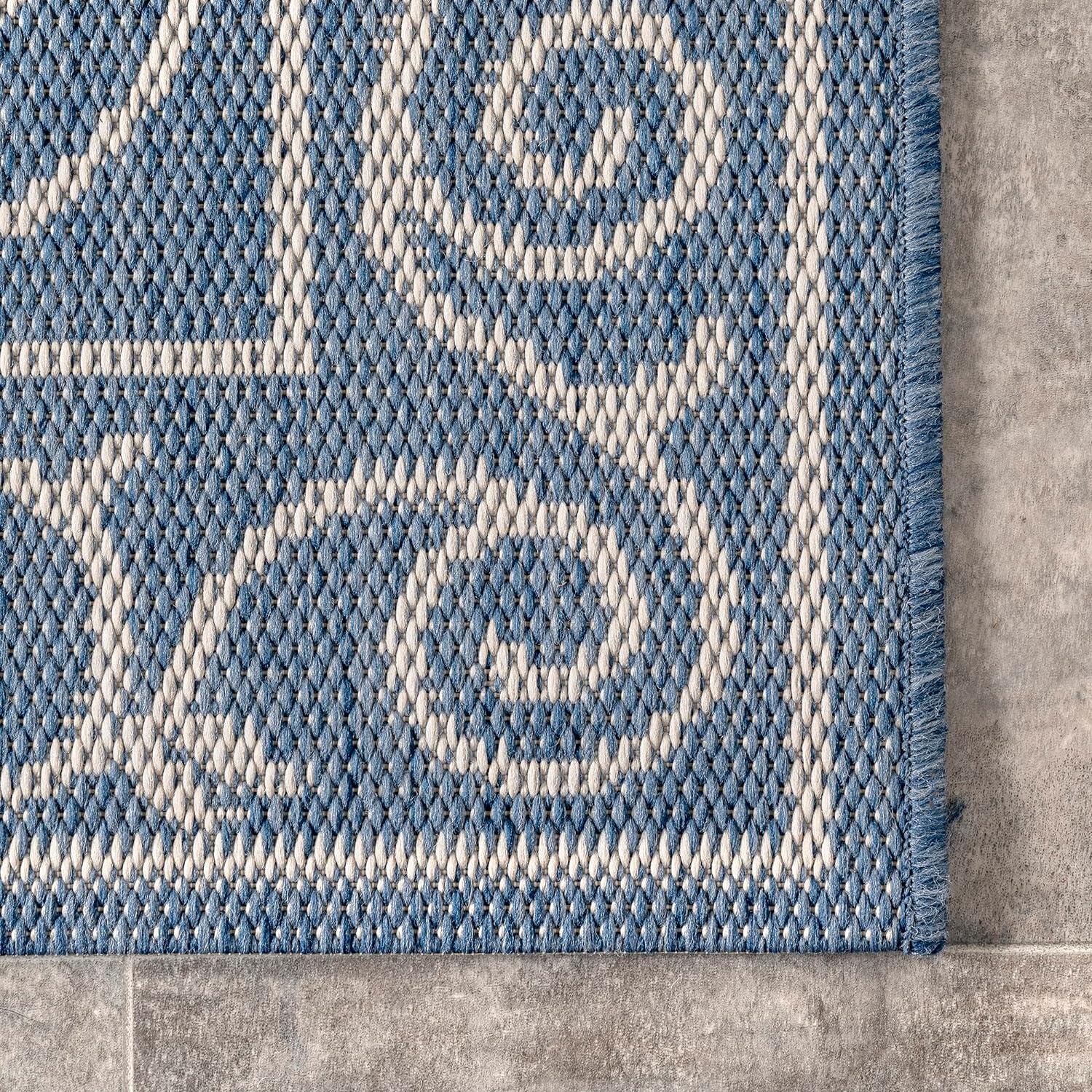 Charming Blue 5' x 7' Rectangular Synthetic Indoor/Outdoor Rug