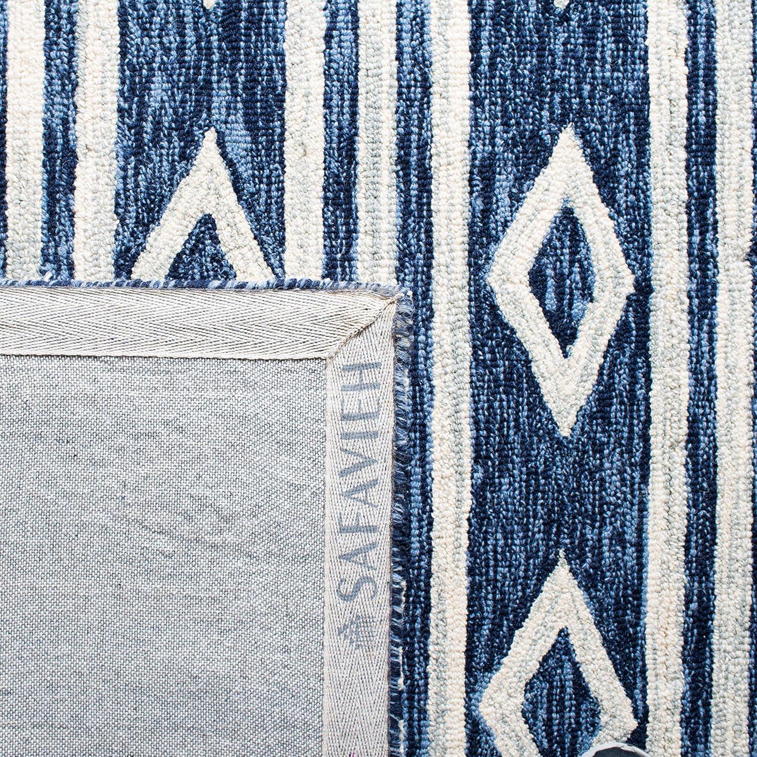 Micro-Loop MLP153 Hand Tufted Accent Rug - Navy/Ivory - 2'6"x4' - Safavieh.