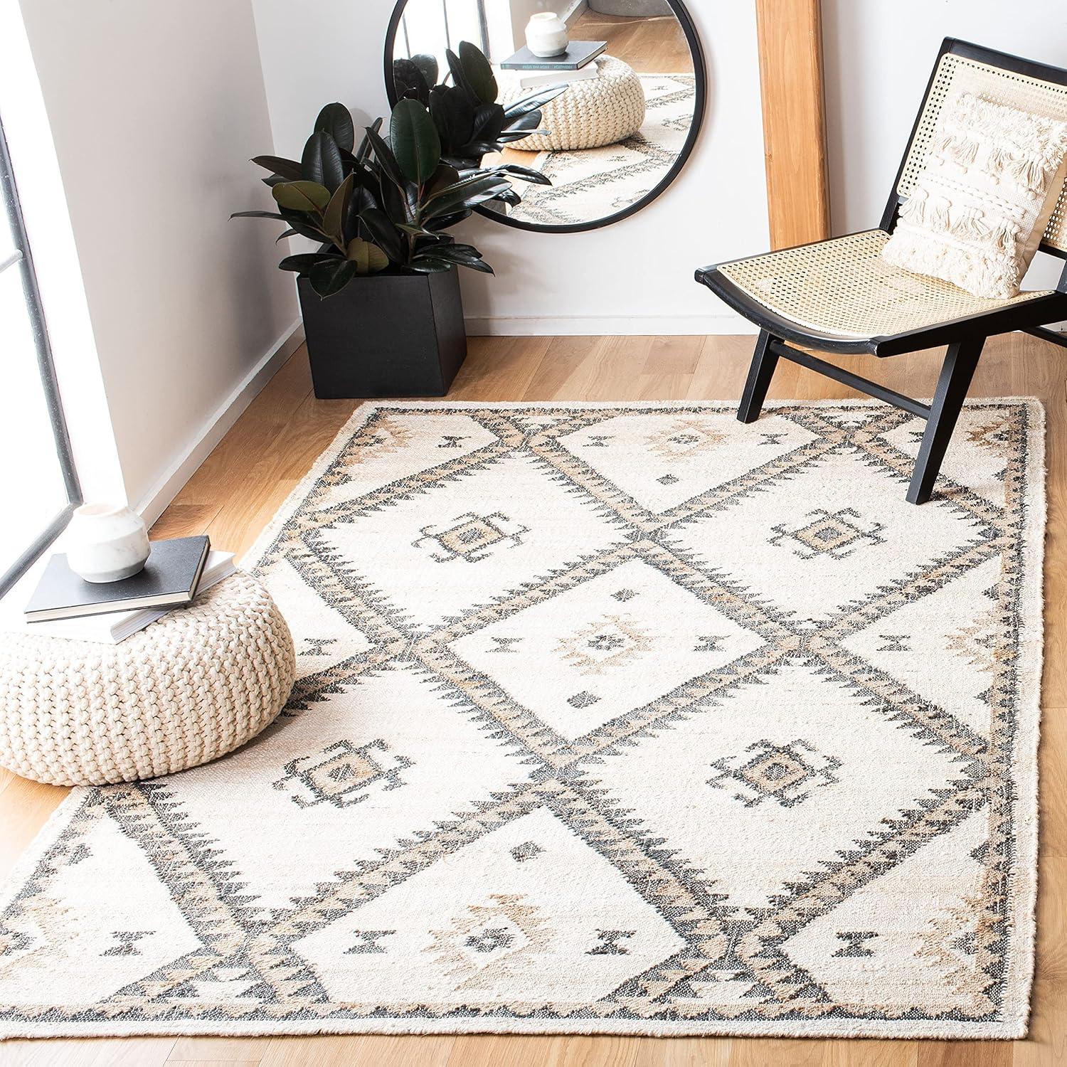 Kilim KLM761 Hand Woven Area Rug - Ivory/Black - 4'x6' - Safavieh.