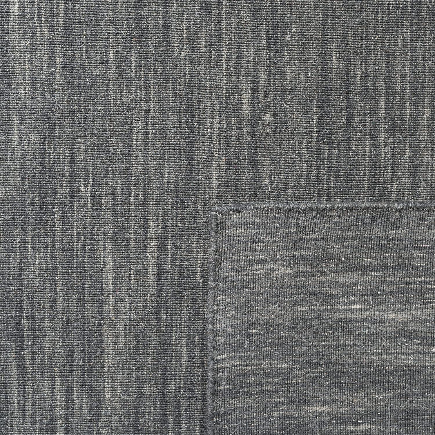 Kilim KLM850 Hand Loomed Accent Rug - Charcoal/Grey - 3'x5' - Safavieh