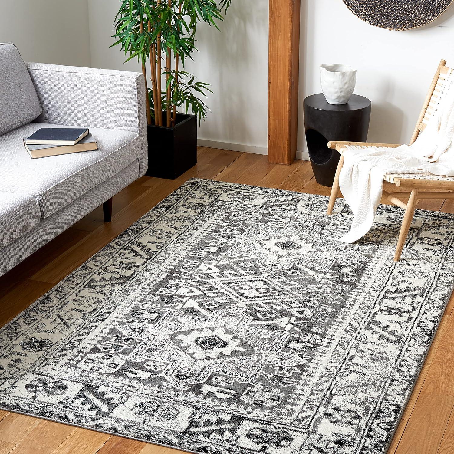 Vintage Hamadan VTH211 Power Loomed Indoor Area Rug - Grey/Ivory - 6'7"x6'7" - Safavieh