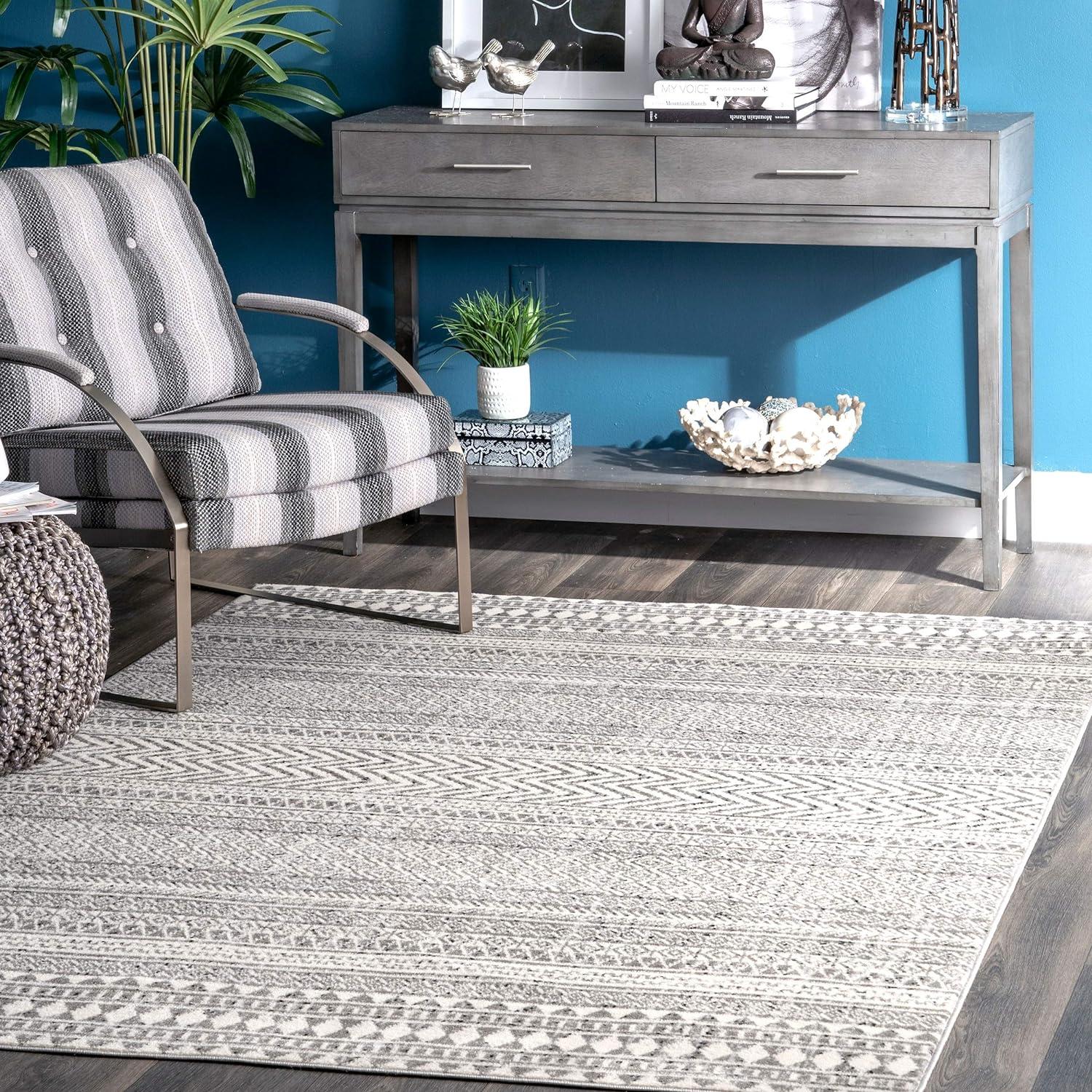 Catherina Gray Geometric Patterned 7x9 Area Rug