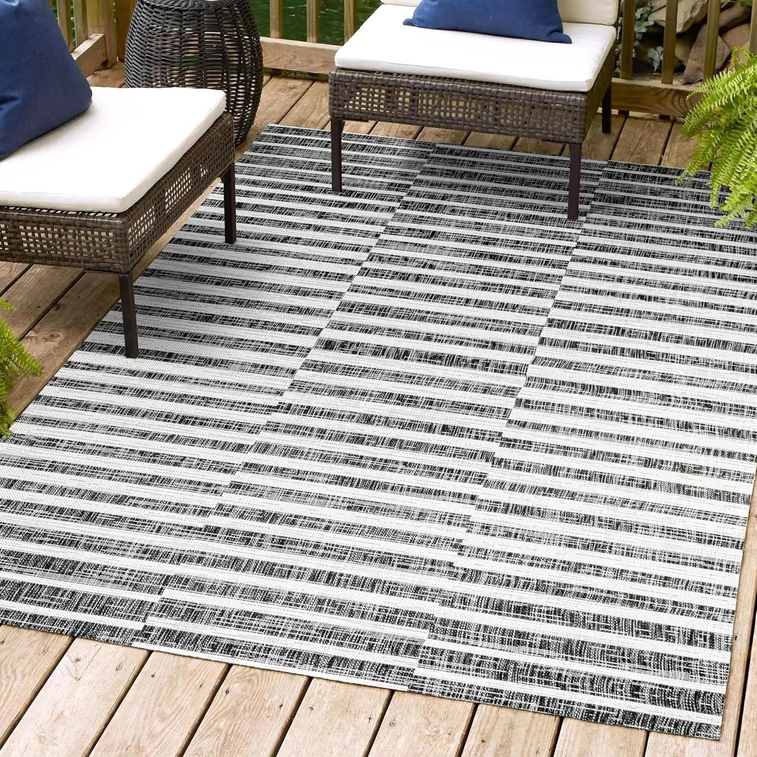 5'x8' Sukie Modern Offset Stripe Indoor/Outdoor Area Rug, Black/Ivory - JONATHAN Y
