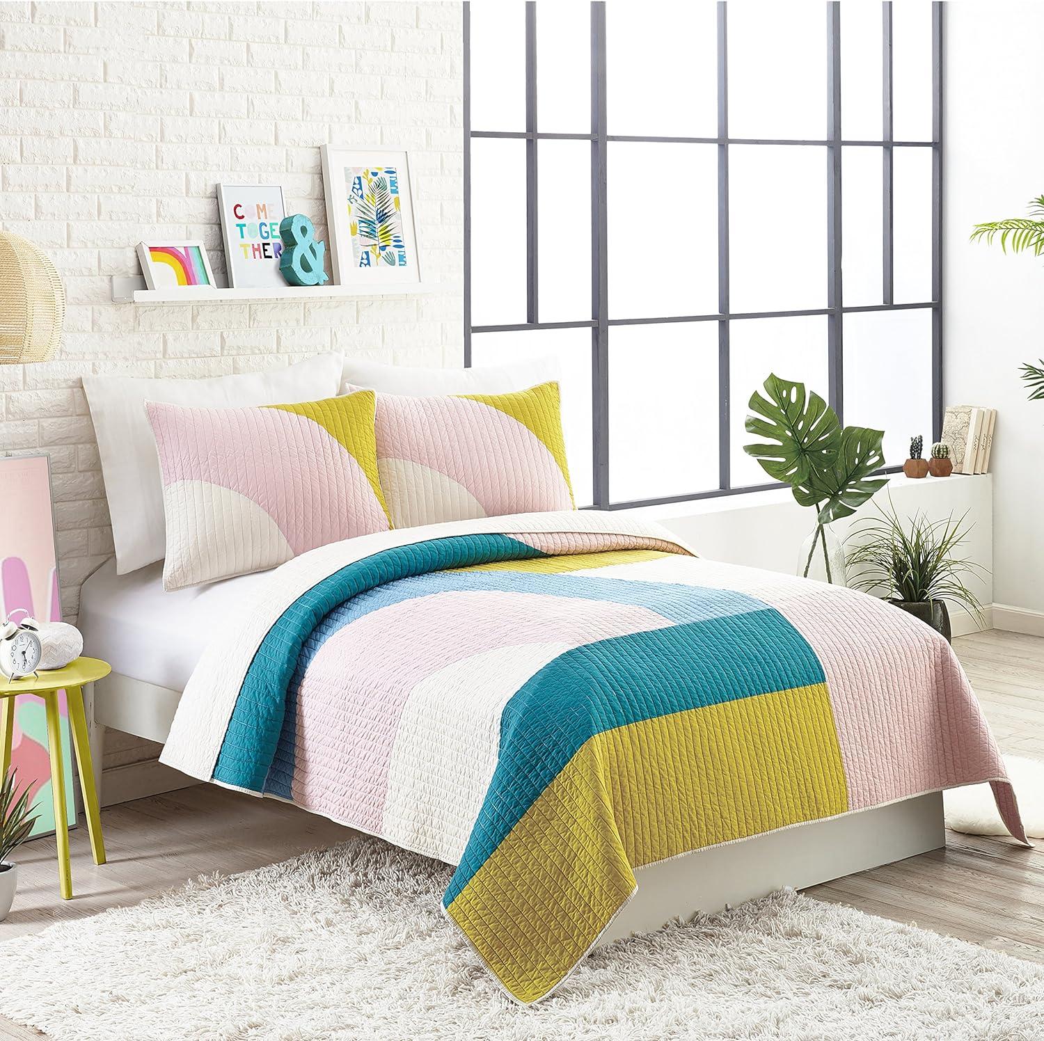 Modshapes Pink and Multicolor Cotton King Quilt Set