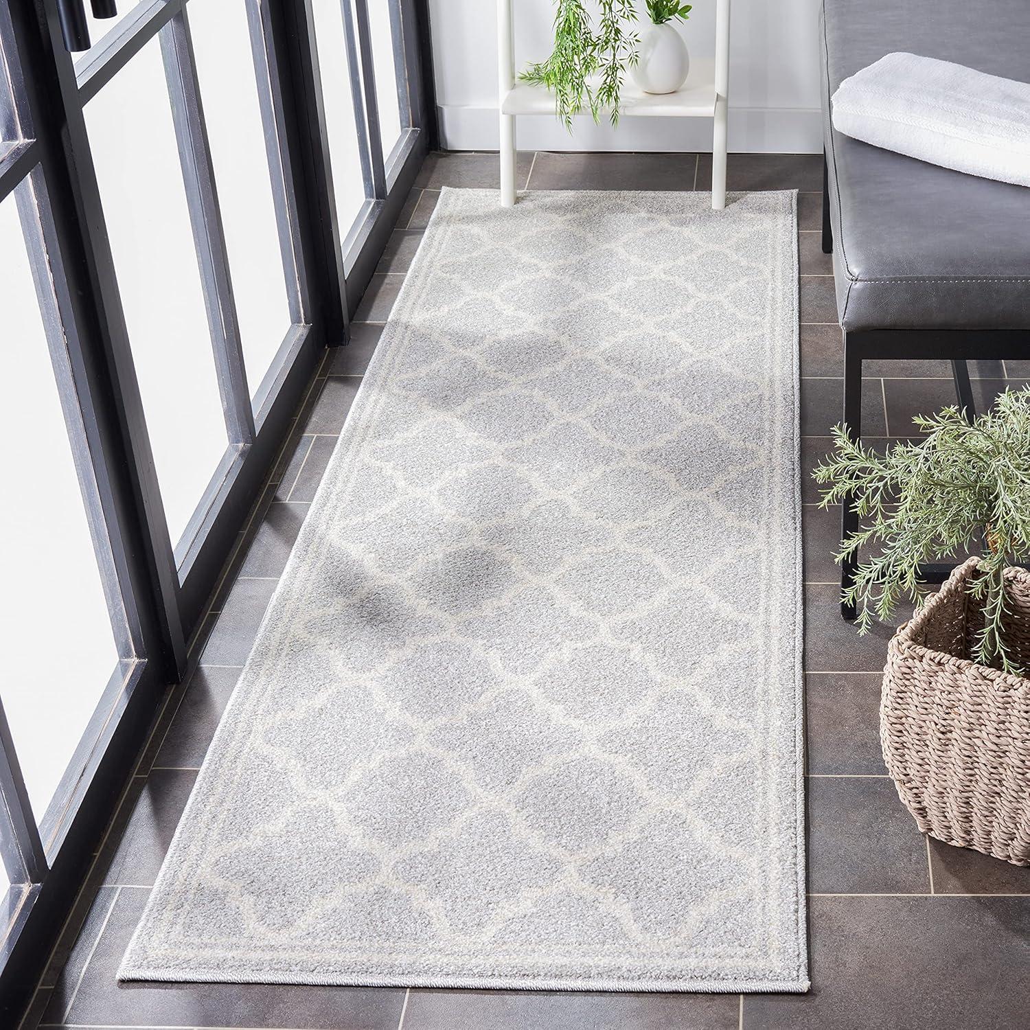 Reversible Round Beige & Light Grey Geometric Synthetic Rug