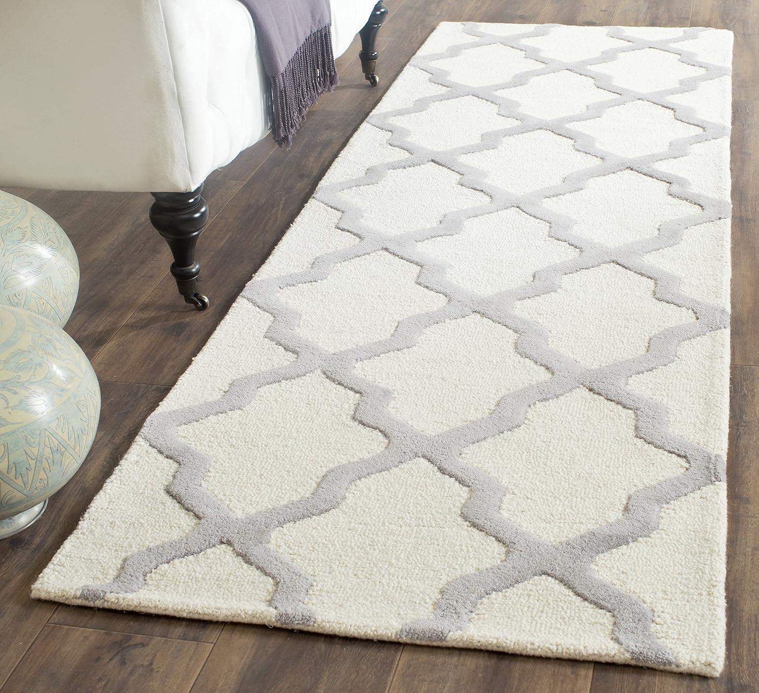 Handmade Ivory and Silver Tufted Wool Rug, 2'-6" x 6'