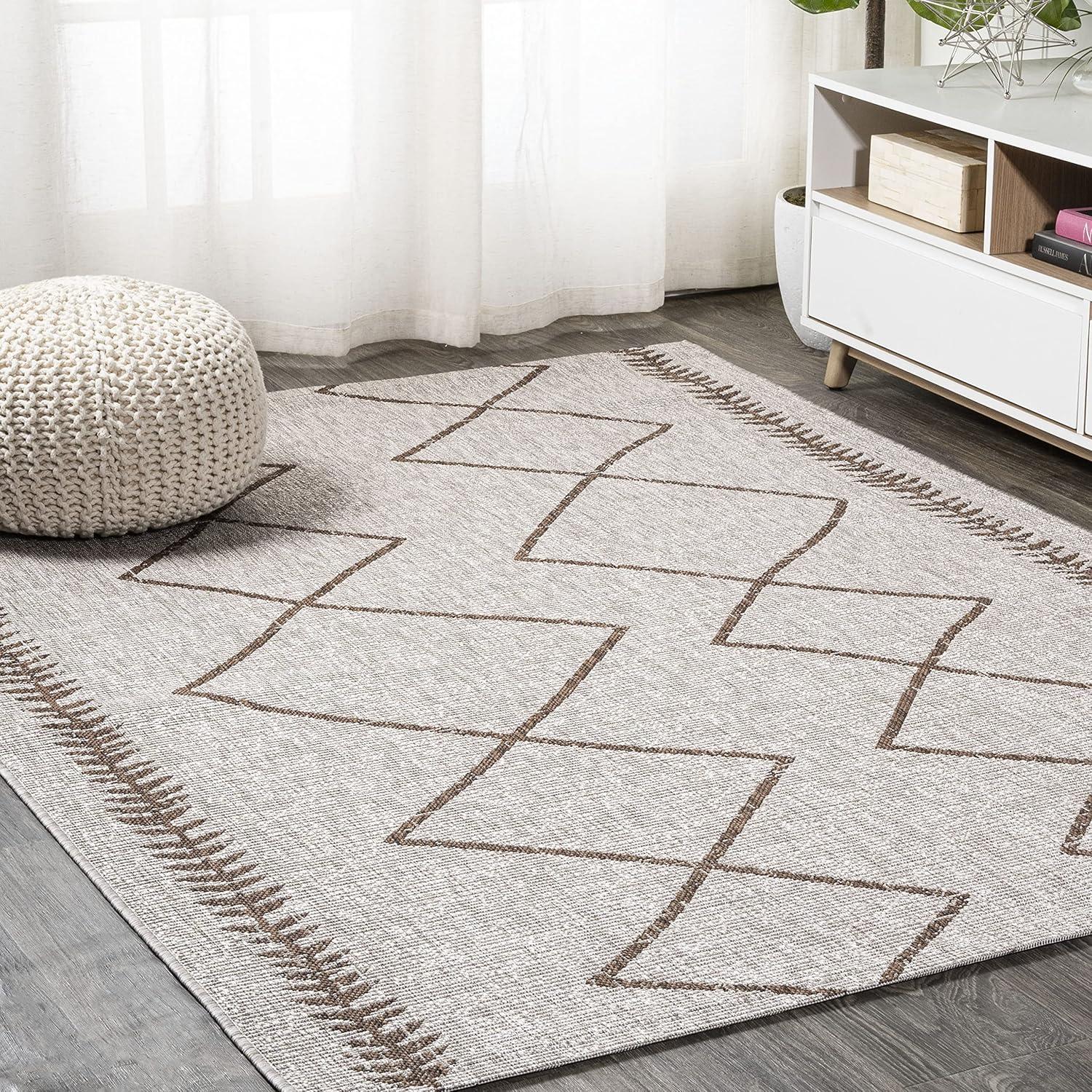 Derya Diamond Trellis Indoor/Outdoor Area Rug - JONATHAN Y