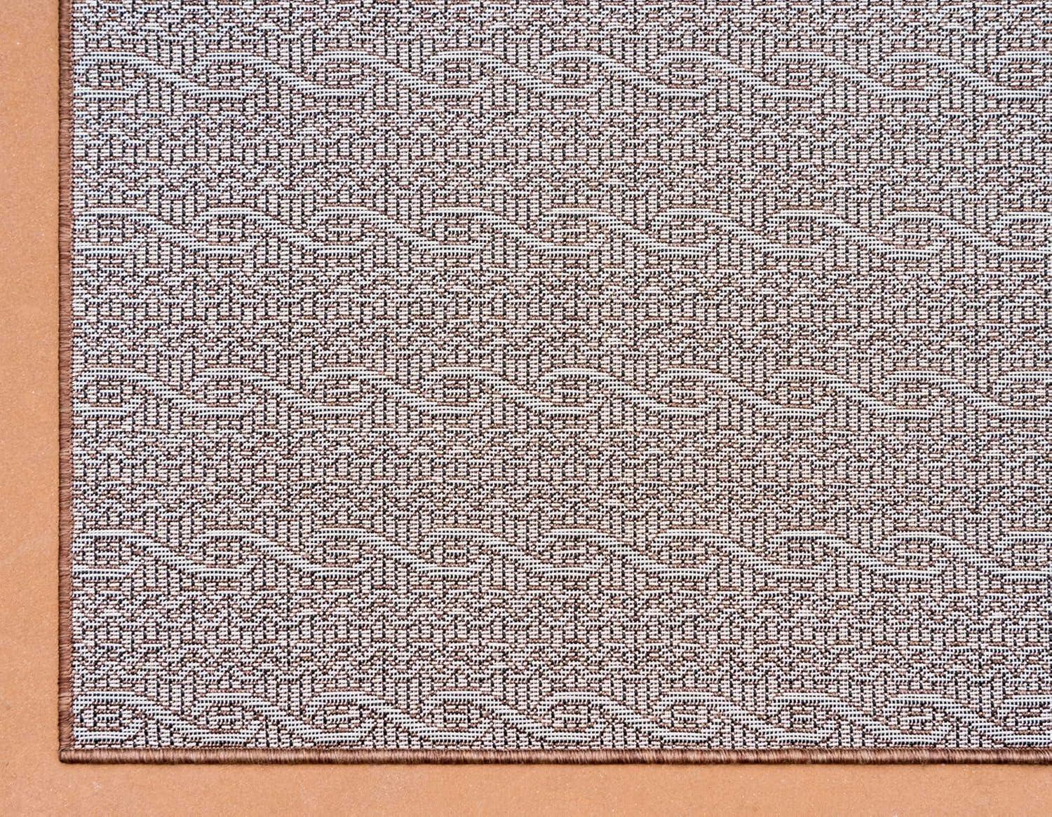 Unique Loom Outdoor Modern Collection Area Rug - Links (3' 3" x 5' 1" Rectangle Brown/Black)