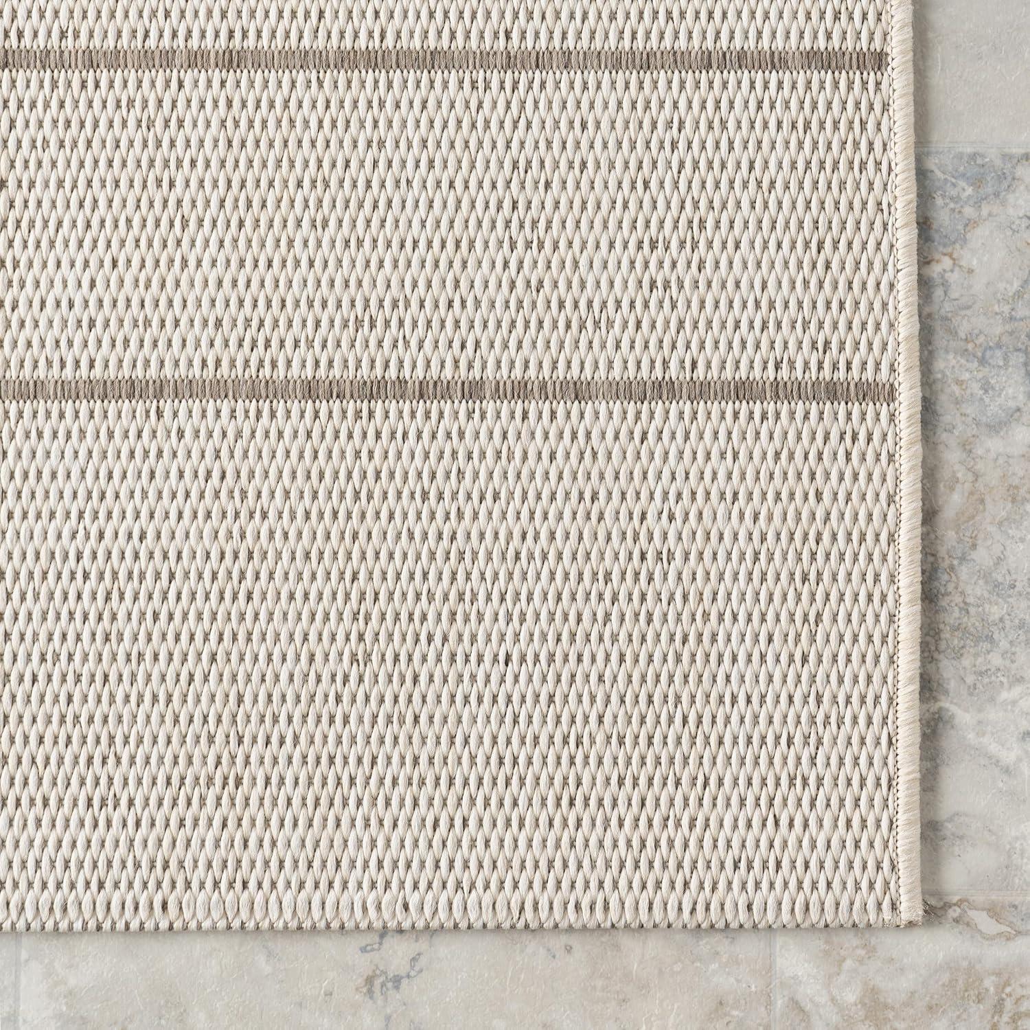 Nuloom Alaina Striped 4x6 Indoor/Outdoor Area Rug for Living Room Patio Deck Front Porch Kitchen, Black/Ivory