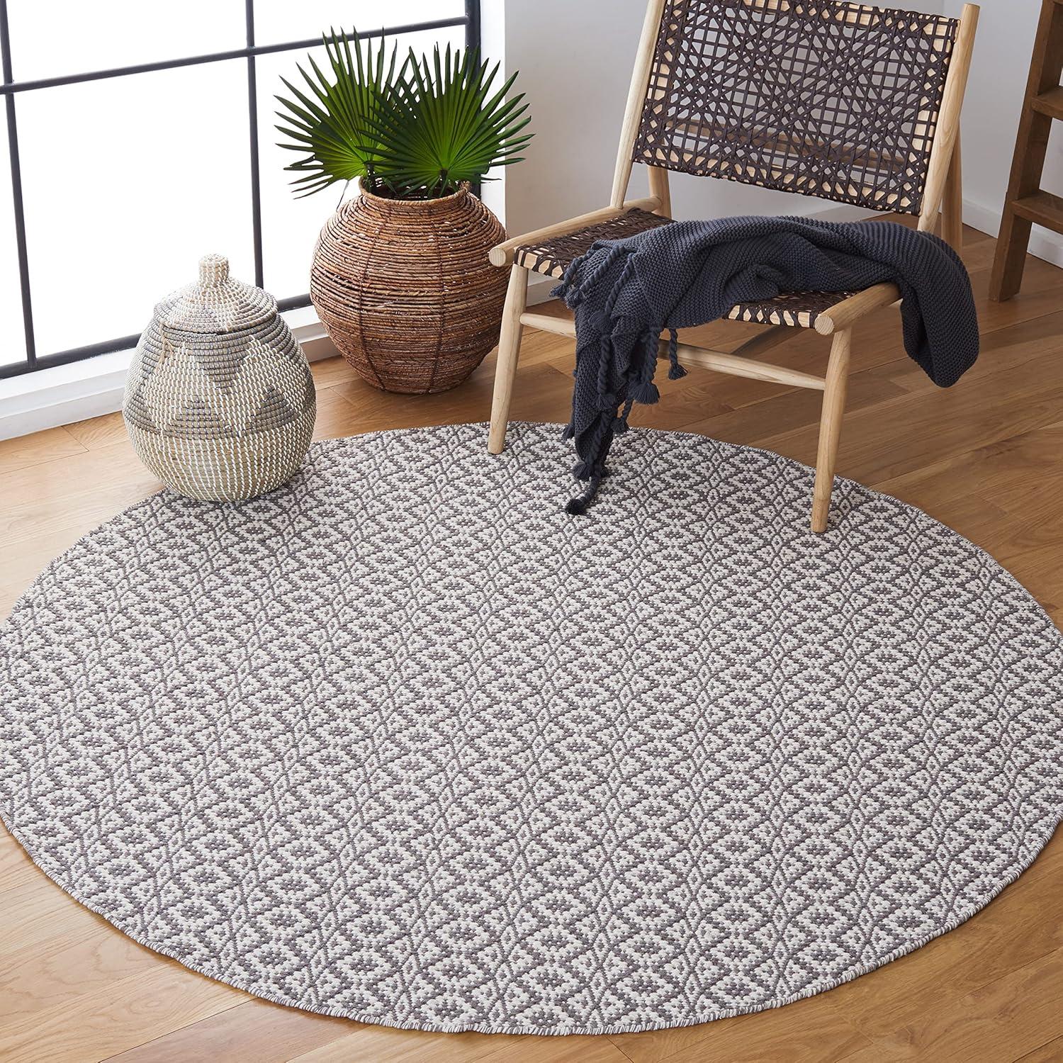 Montauk MTK716 Hand Woven Indoor Accent Rug - Ivory/Grey - 4' Round - Safavieh